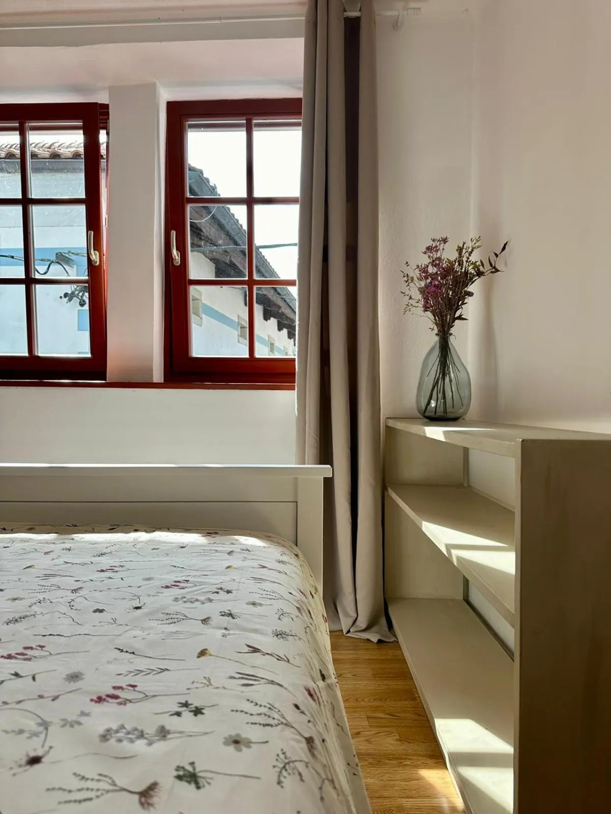 Bedroom in Hisa Rejmr with private parking