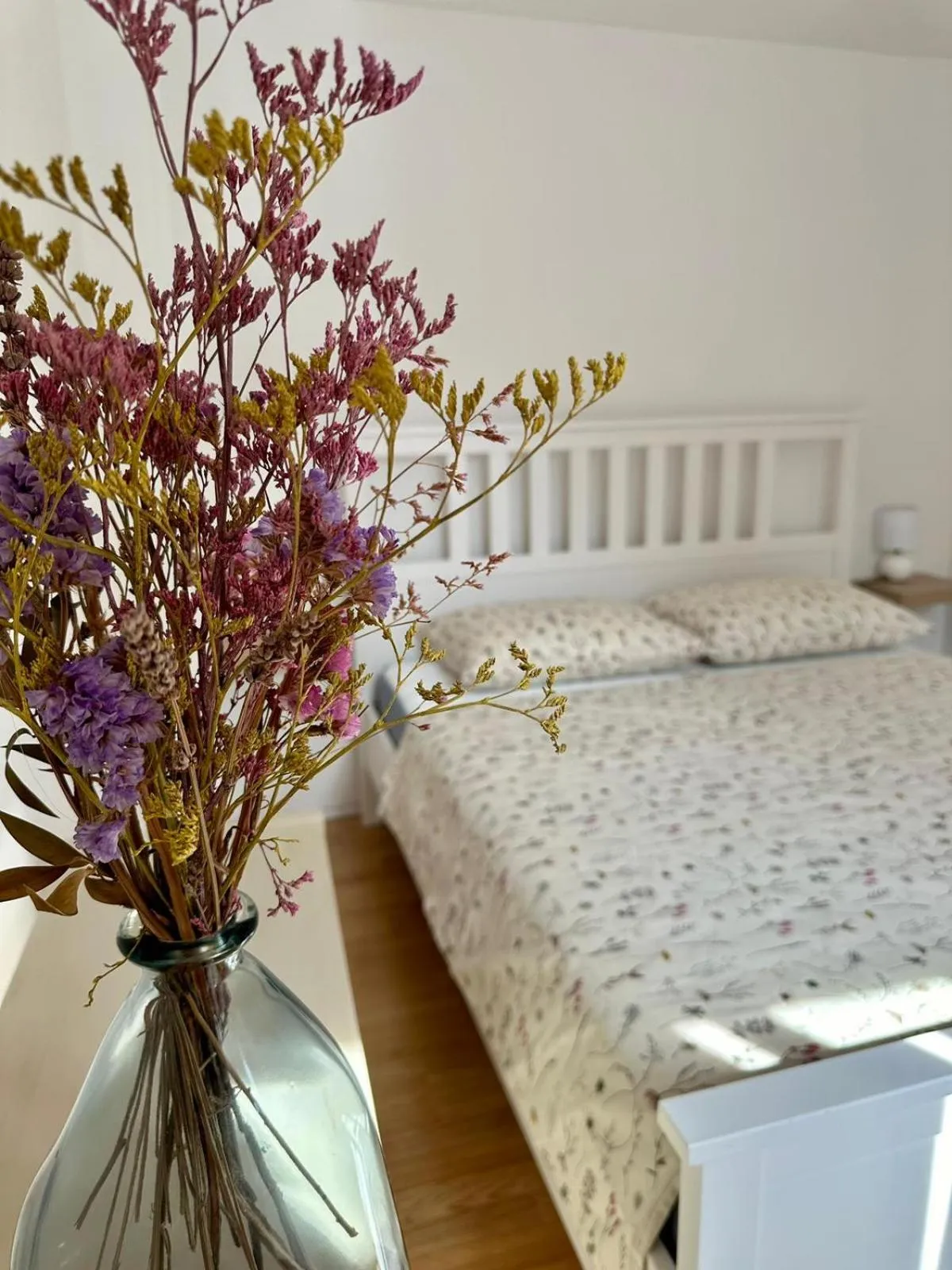 Bedroom in Hisa Rejmr with private parking