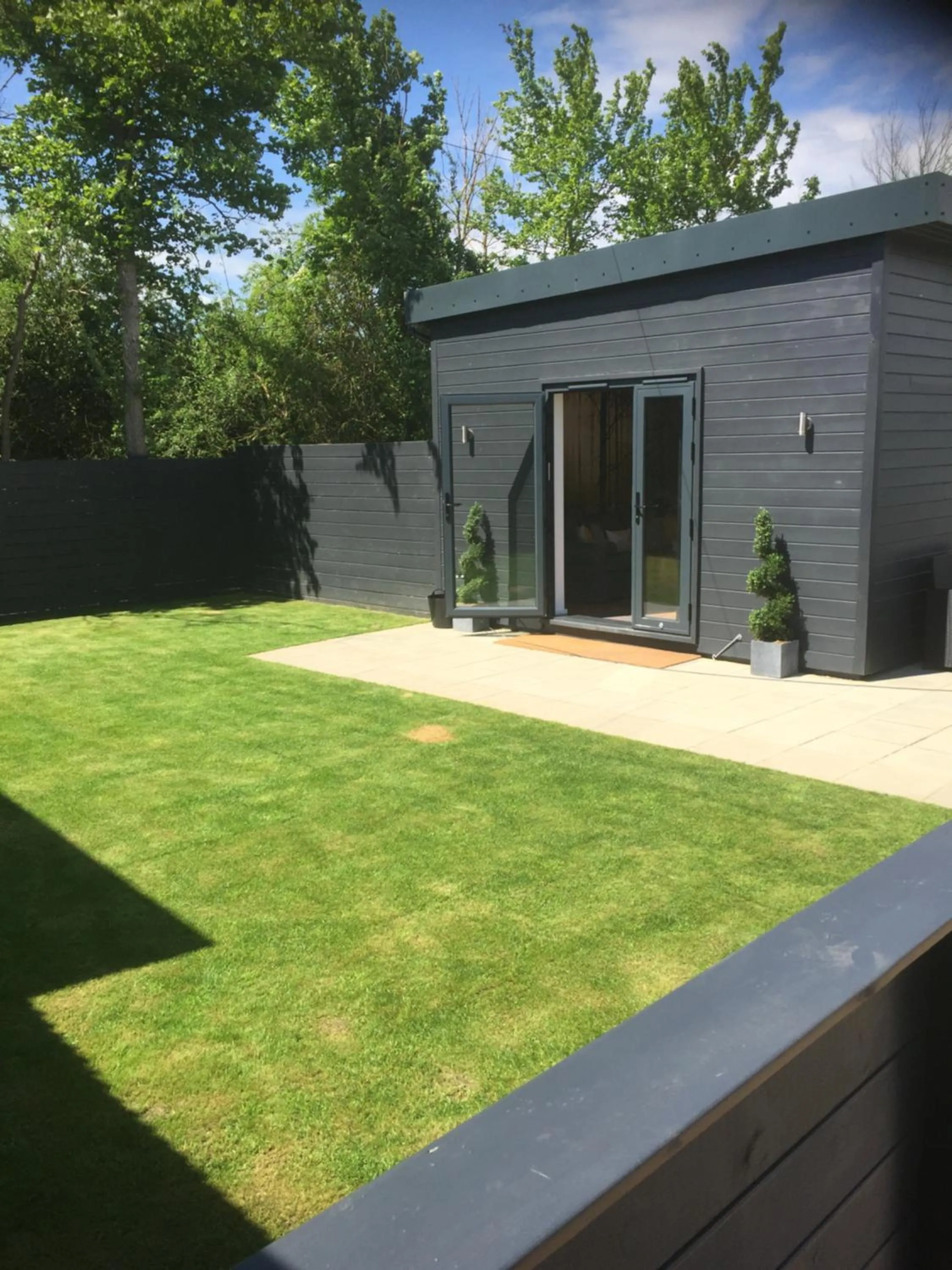 Patio in Willow Court Farm Studio South & Petting Farm, 8 mins from Legoland & Windsor, 15 mins from Lapland UK