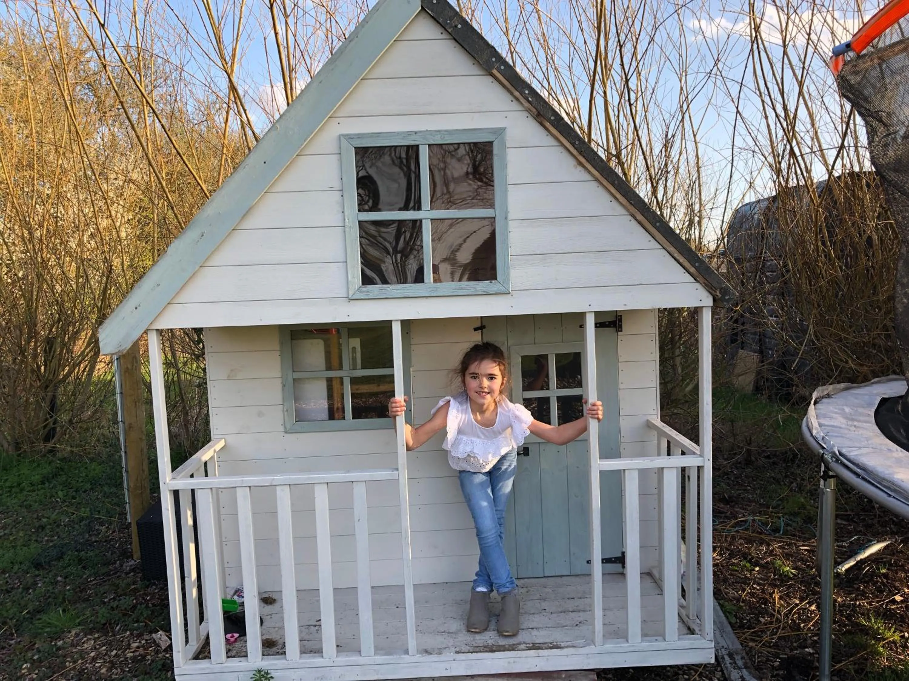 children in Willow Court Farm Studio South & Petting Farm, 8 mins from Legoland & Windsor, 15 mins from Lapland UK