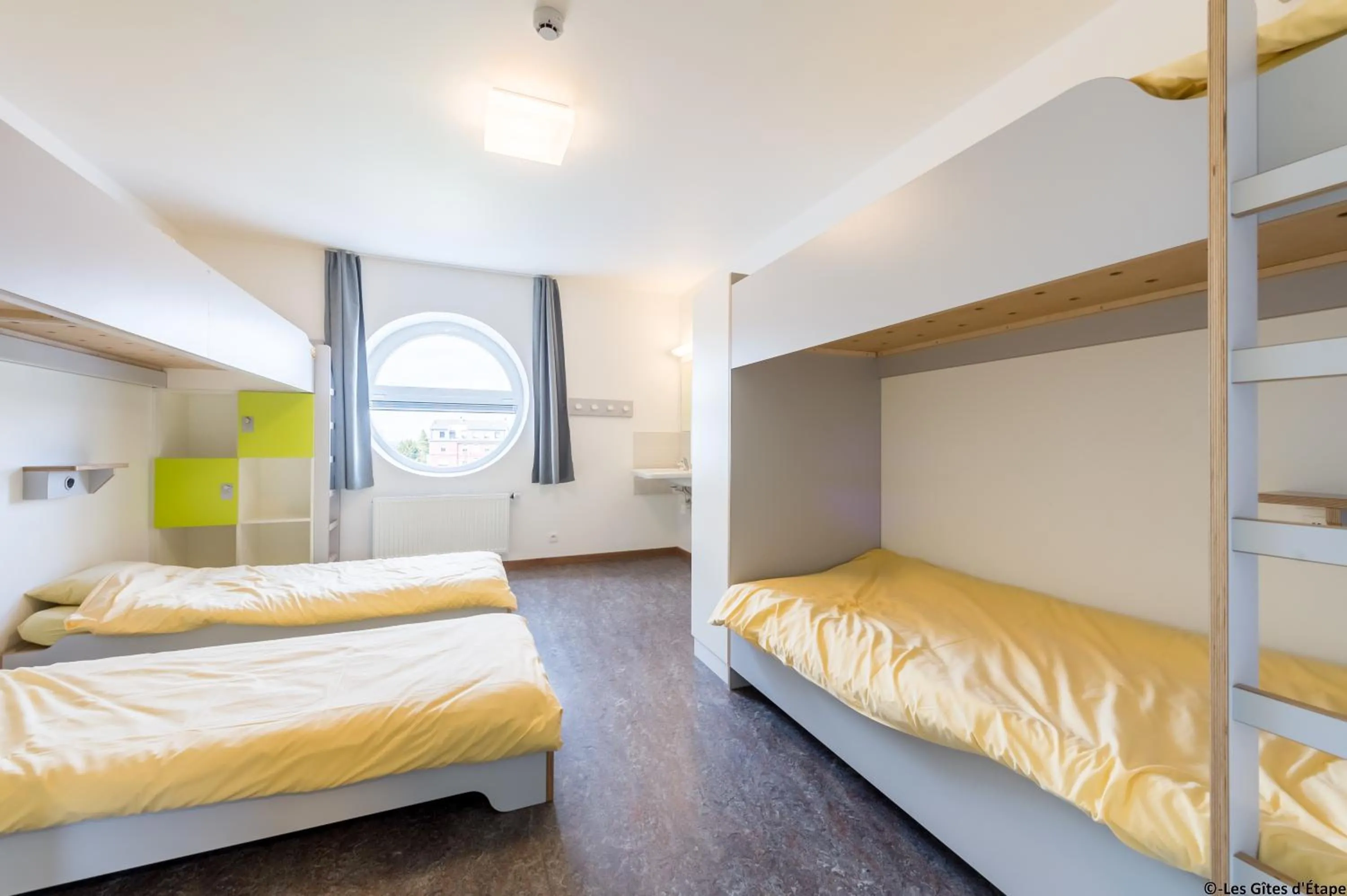 Photo of the whole room, Bed in Gîte Kaleo Eupen Jugendherberge