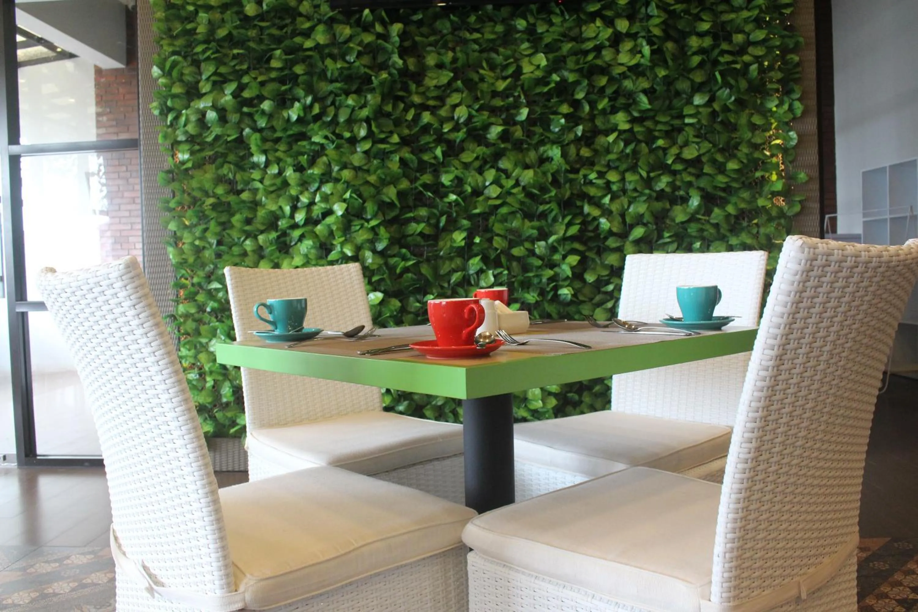 Restaurant/places to eat in Uniq Hotel