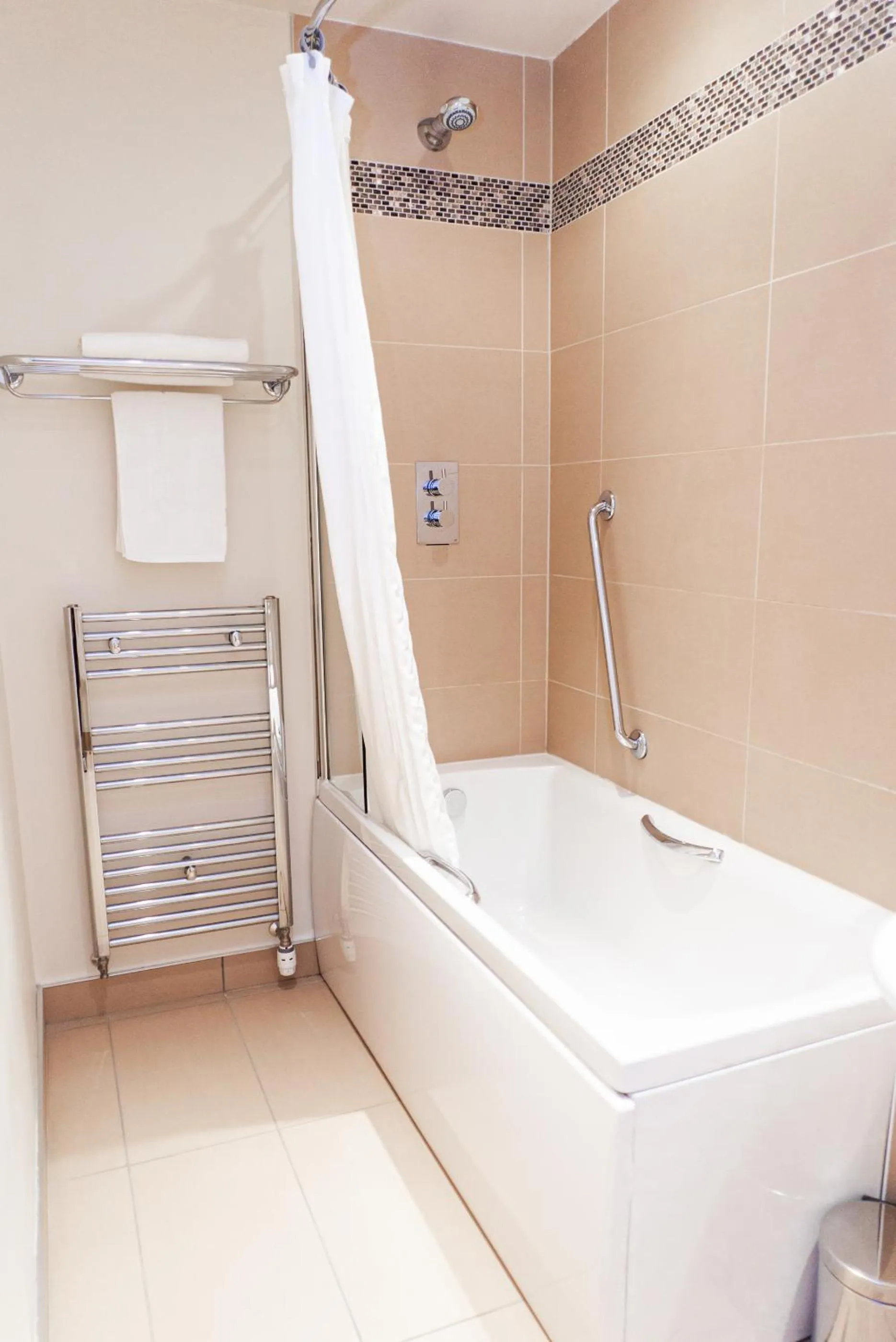 Shower in Caladh Inn