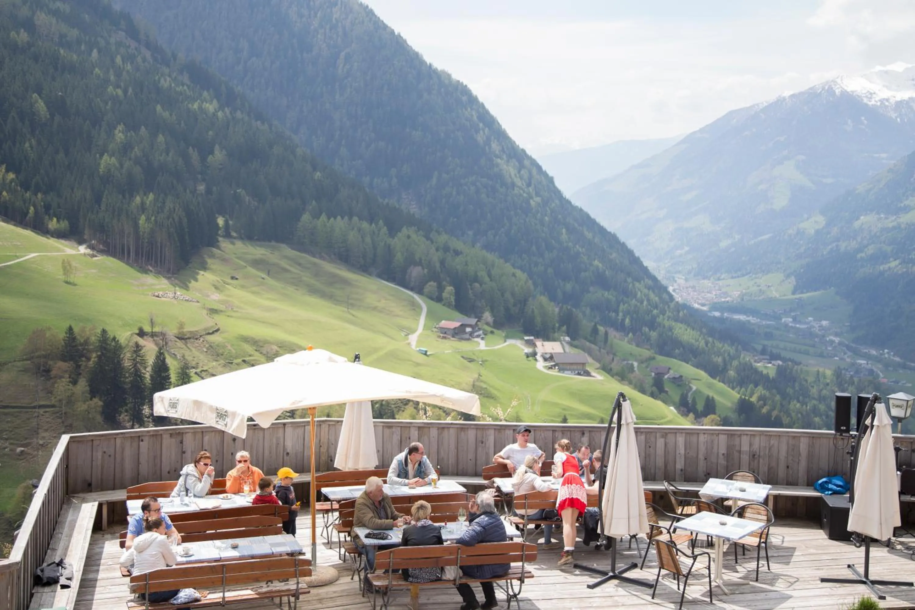 Restaurant/places to eat in Unterer Obereggerhof