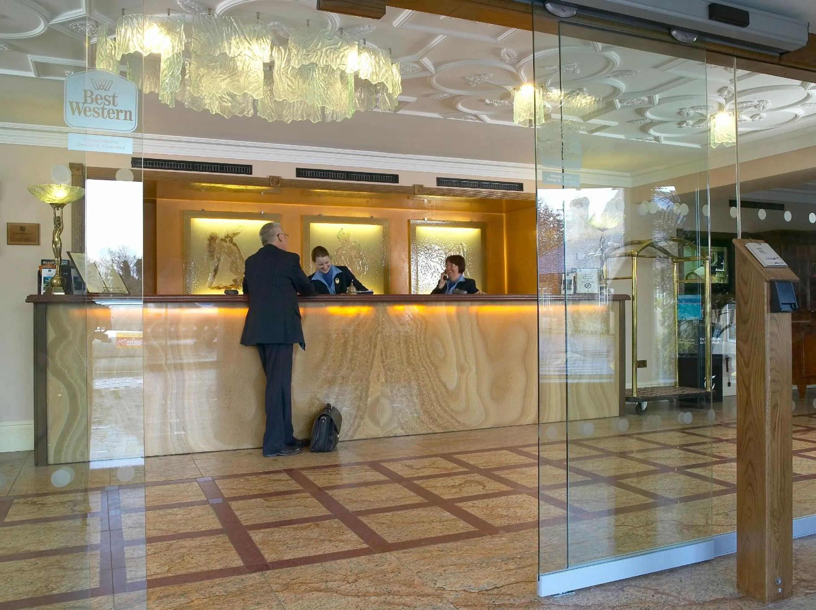 Lobby or reception in Best Western Premier Doncaster Mount Pleasant Hotel