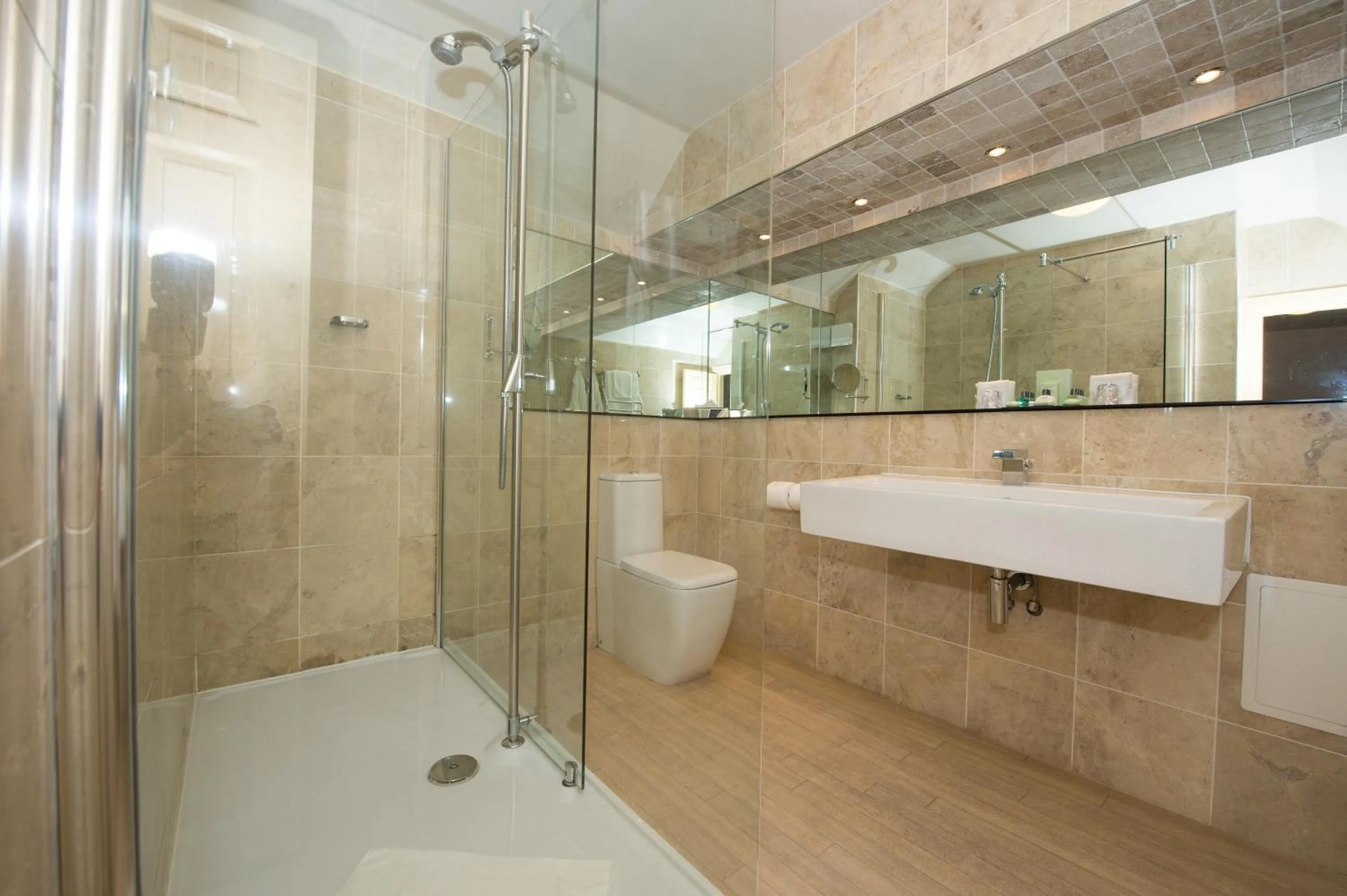 Shower in Best Western Premier Doncaster Mount Pleasant Hotel