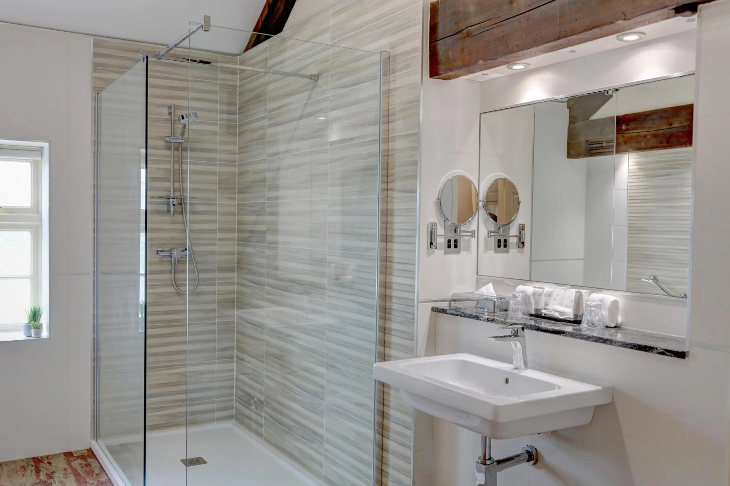 Bathroom in Best Western Premier Doncaster Mount Pleasant Hotel