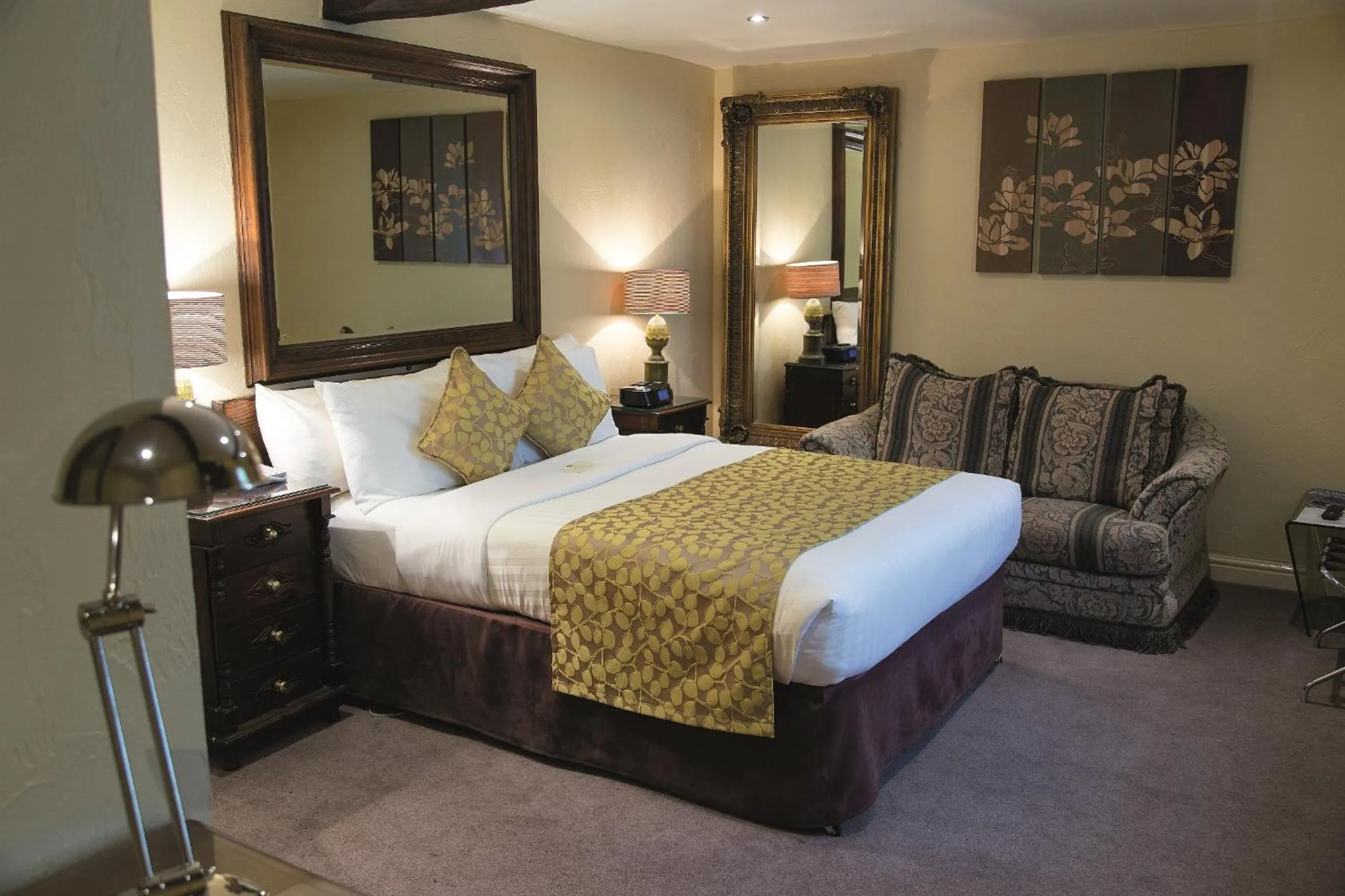 Bed in Best Western Premier Doncaster Mount Pleasant Hotel