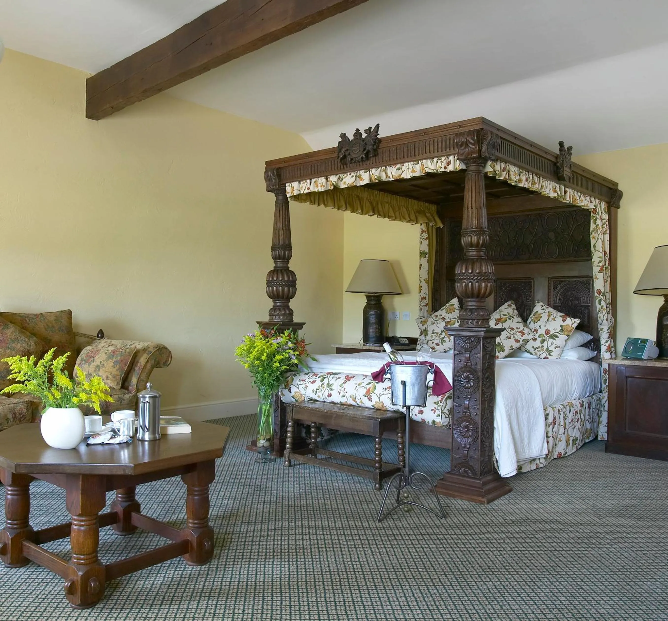 Toilet in Best Western Premier Doncaster Mount Pleasant Hotel