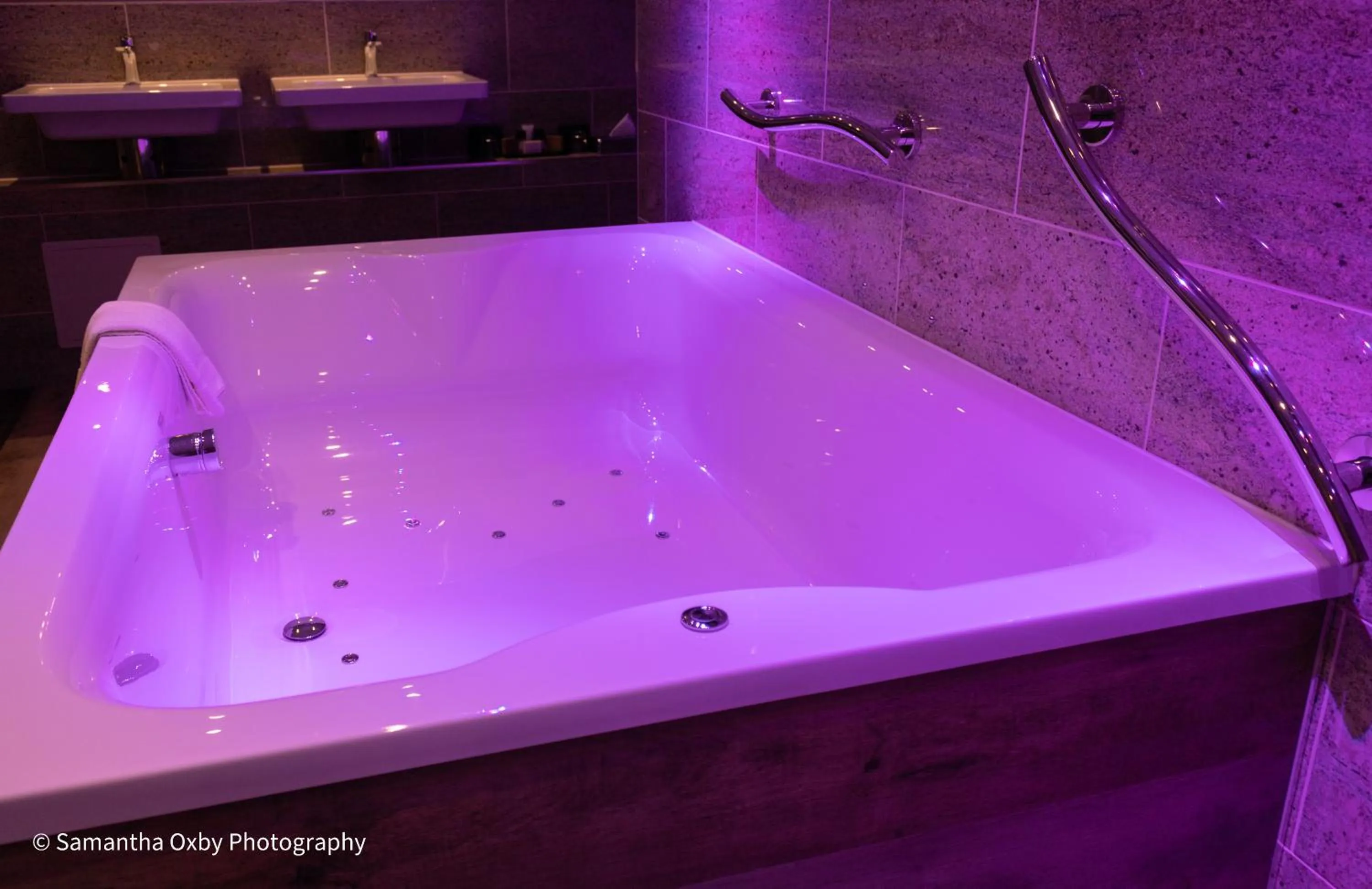 Bathroom in Best Western Premier Doncaster Mount Pleasant Hotel