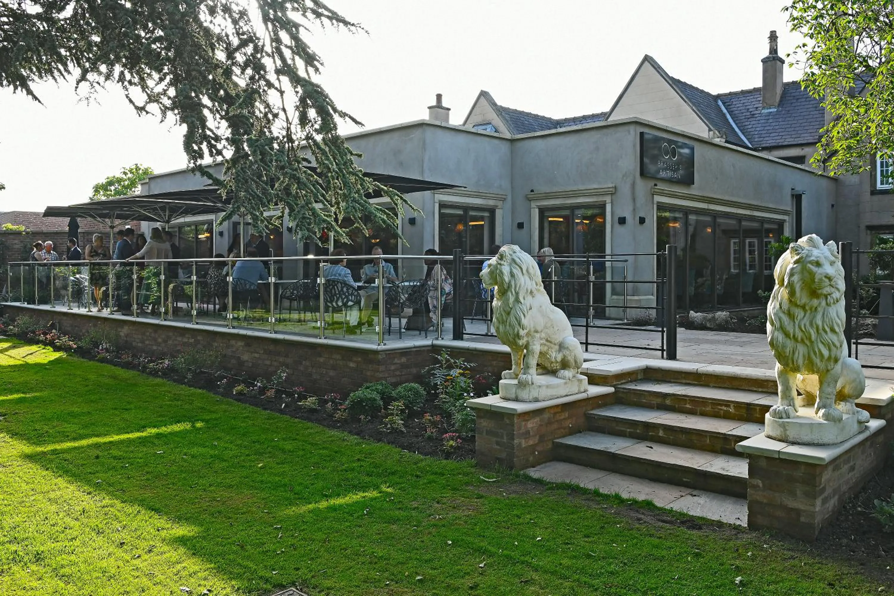 Property building in Best Western Premier Doncaster Mount Pleasant Hotel