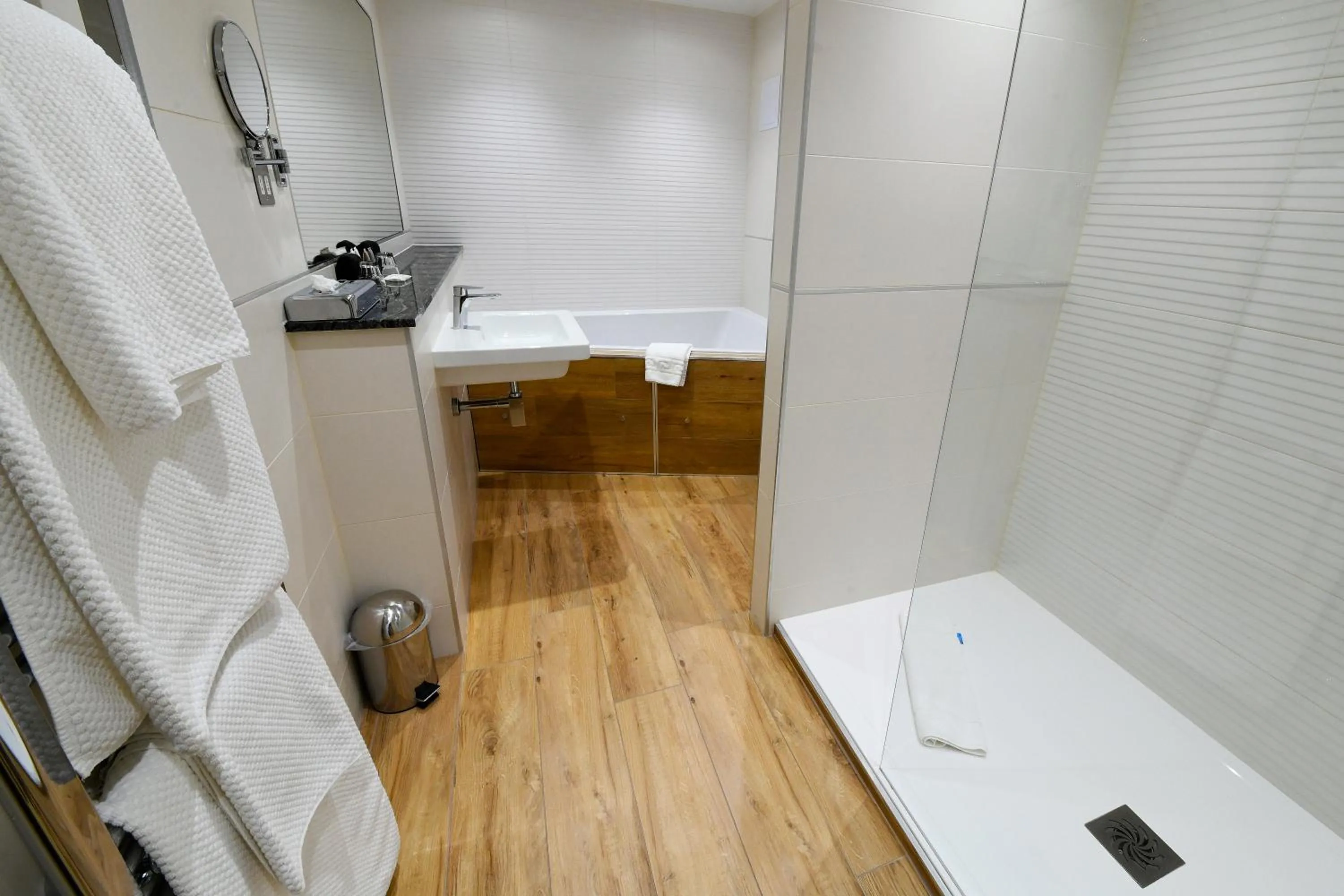 Bathroom in Best Western Premier Doncaster Mount Pleasant Hotel