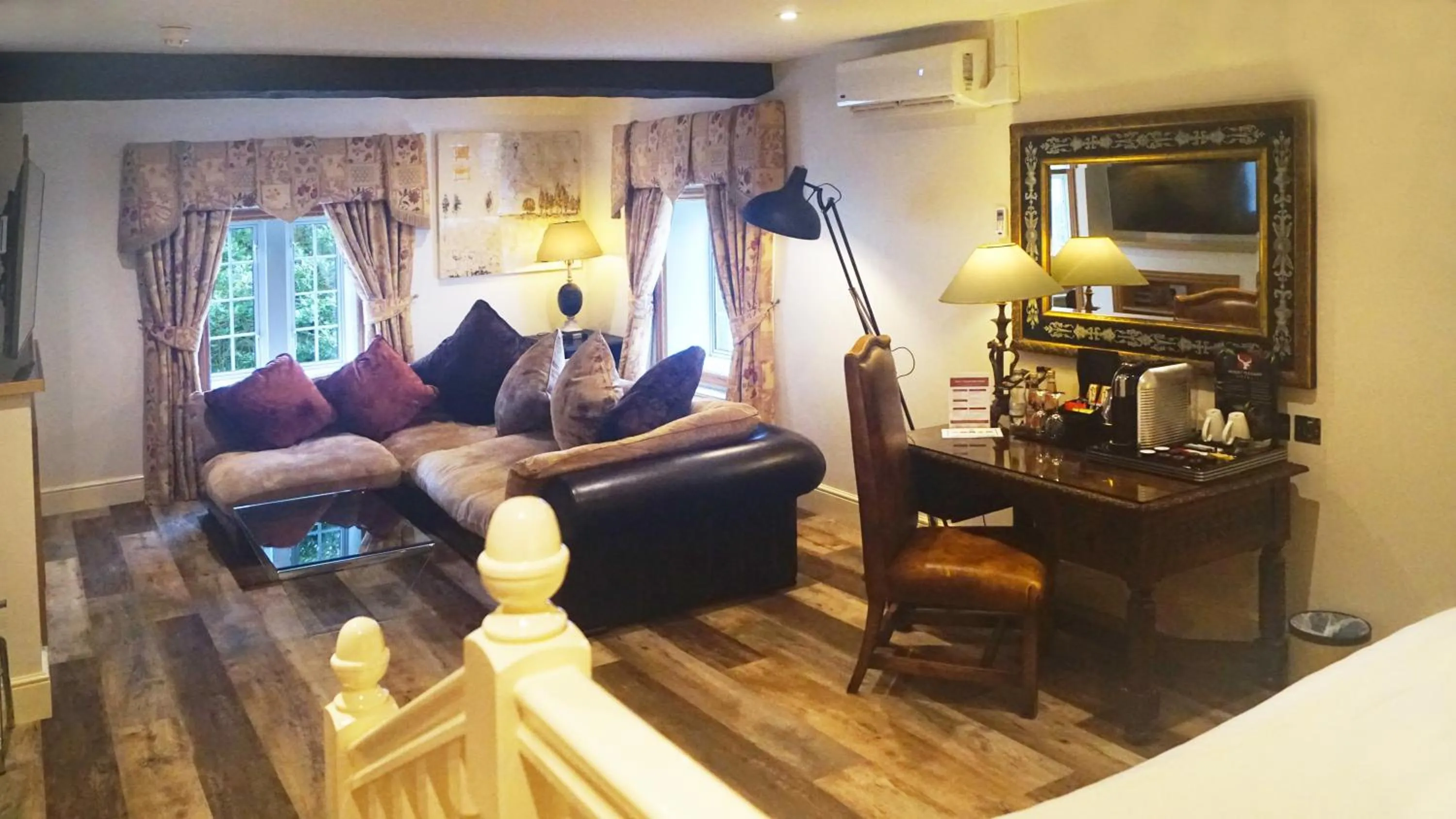 Living room in Best Western Premier Doncaster Mount Pleasant Hotel