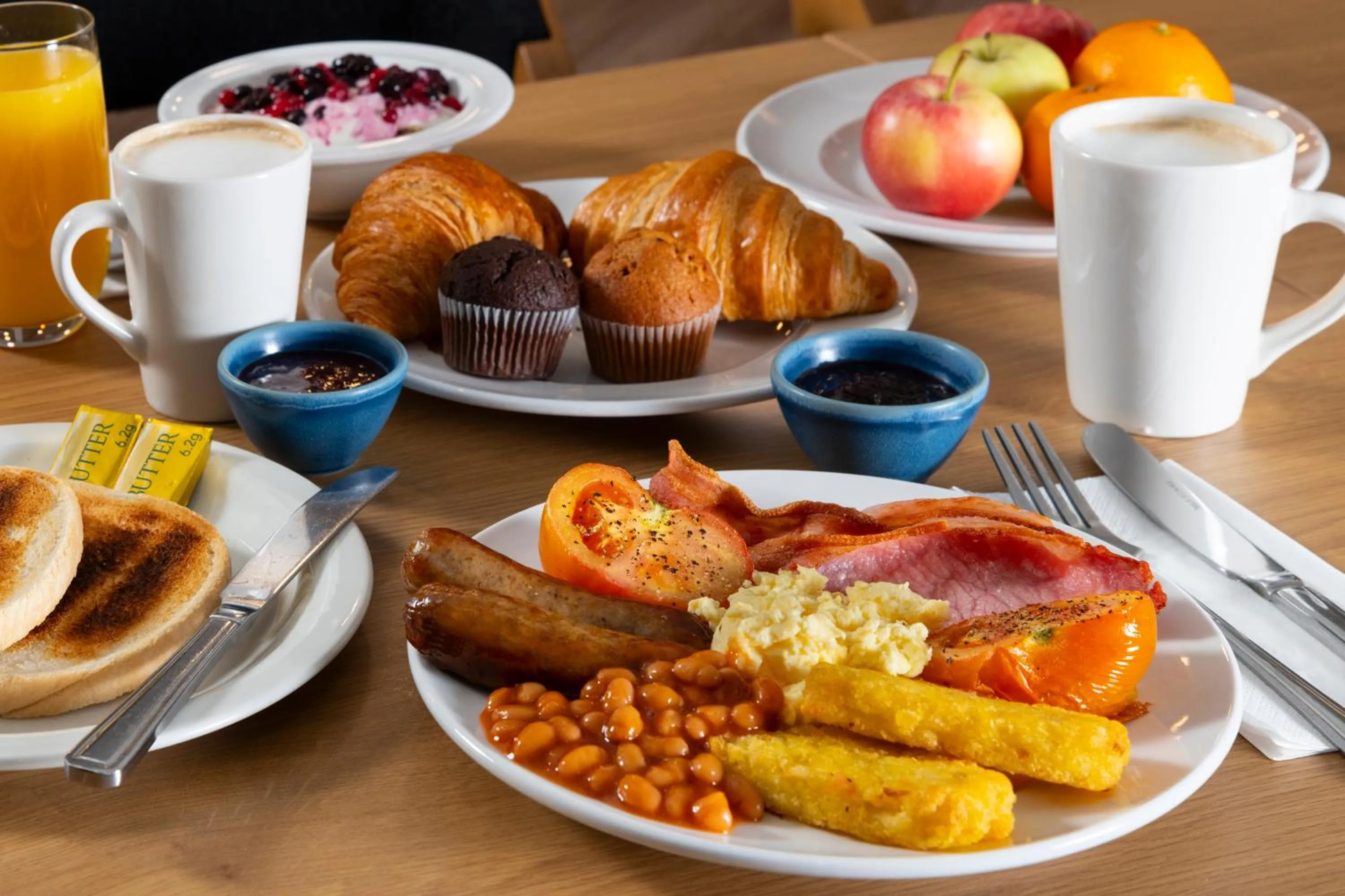 Breakfast in Holiday Inn Express Bath by IHG