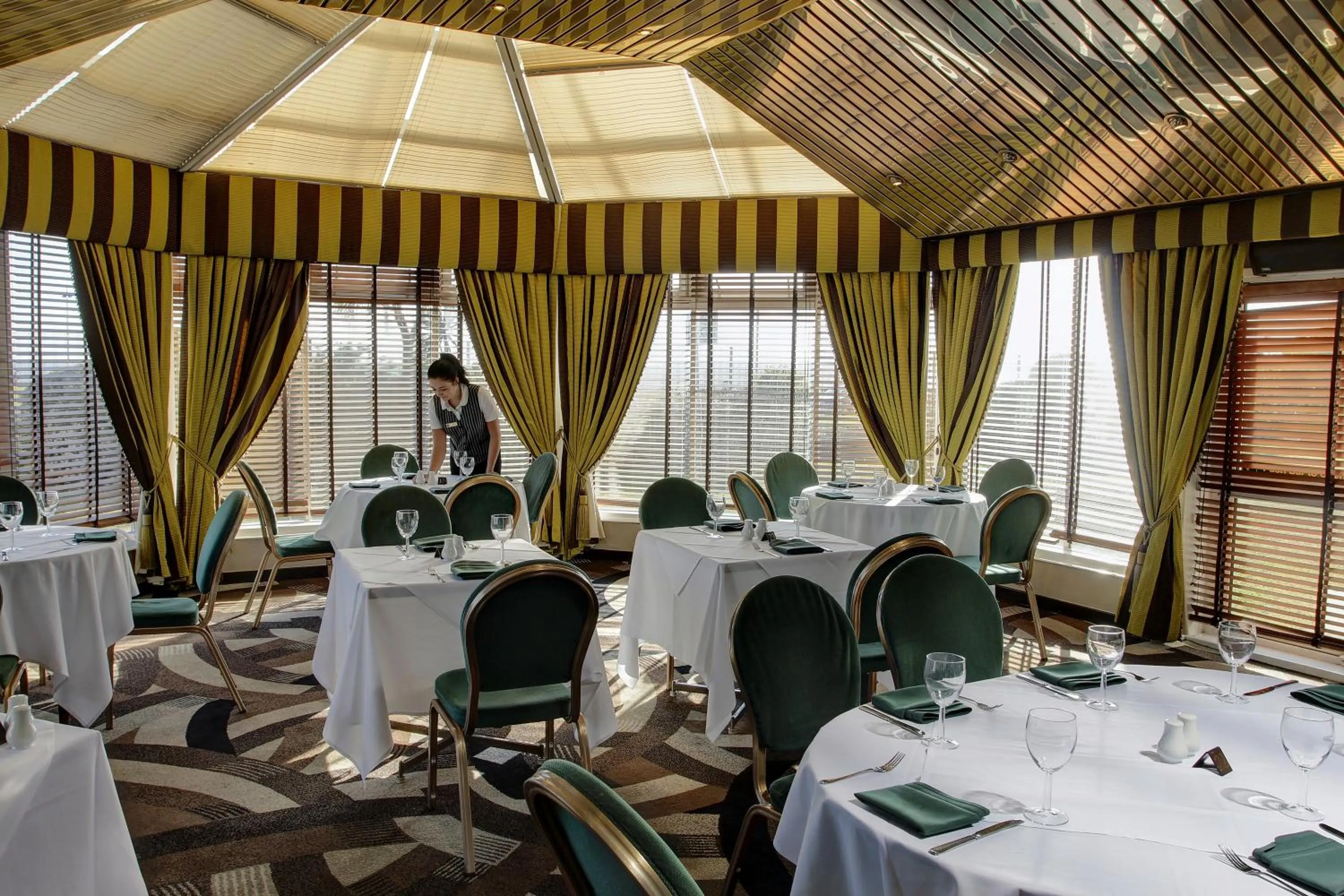 Restaurant/places to eat in Best Western Aberavon Beach Hotel