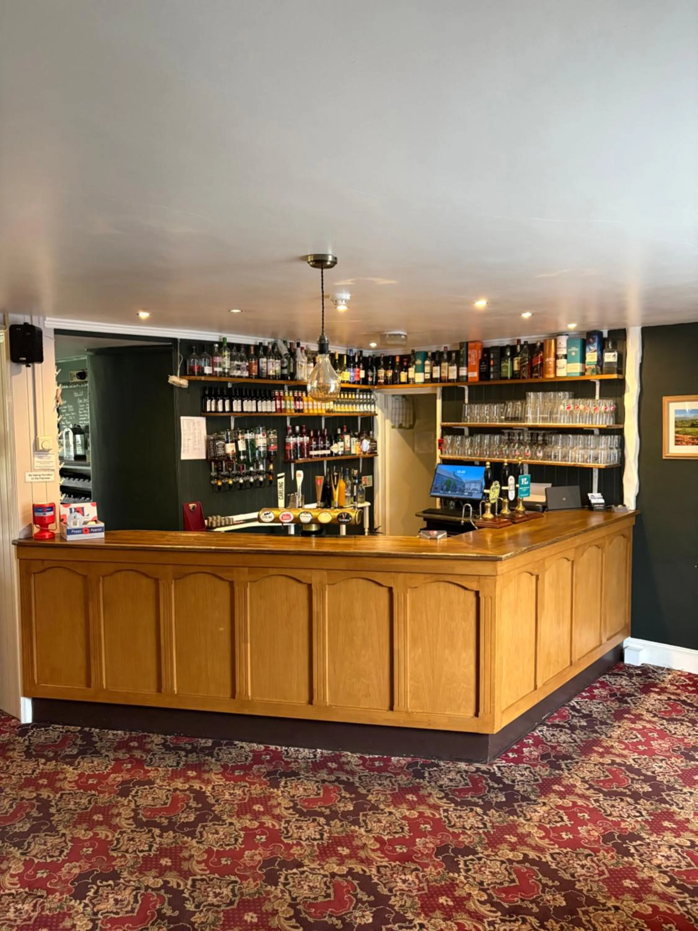 Restaurant/places to eat in Three Wheat Heads