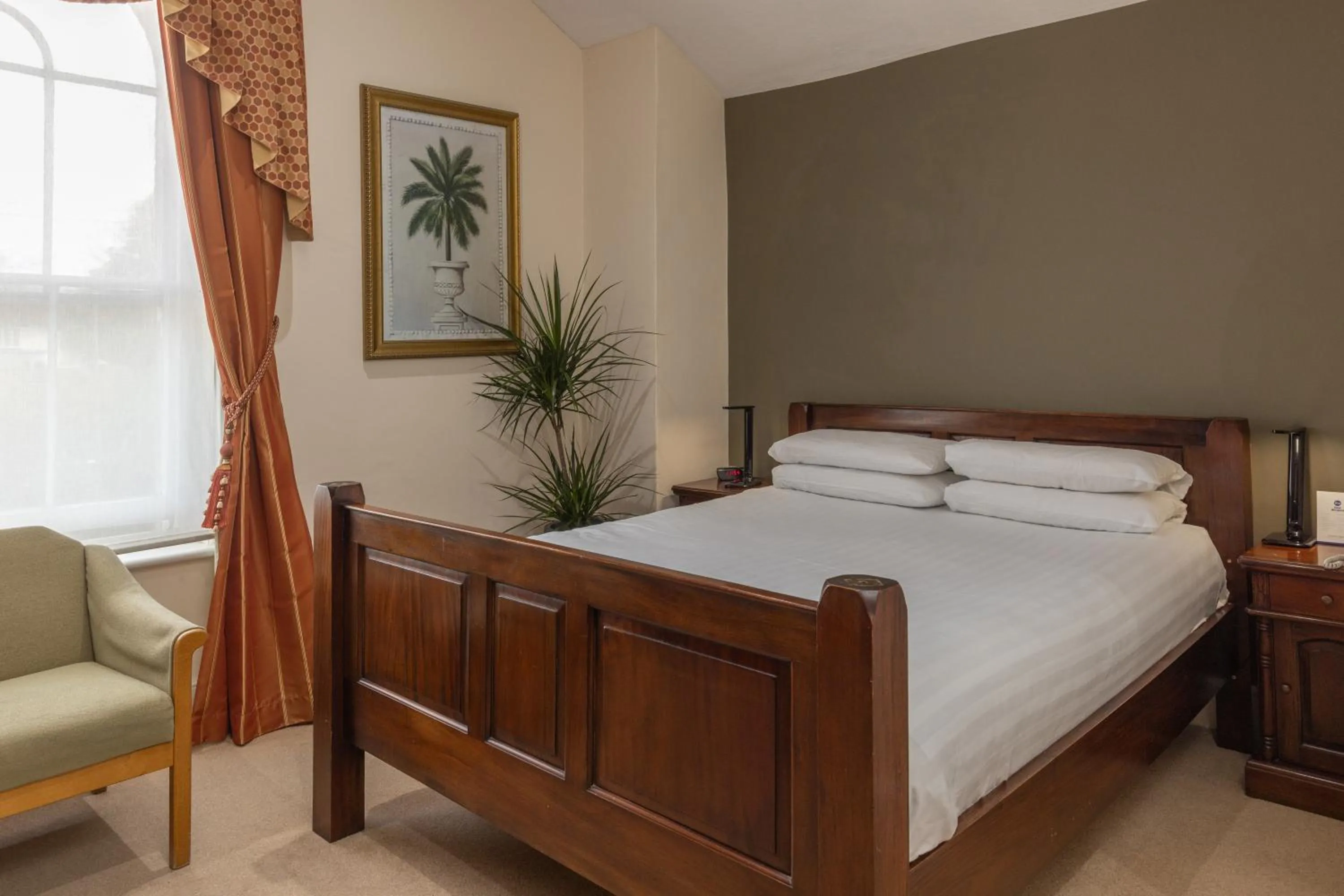 Bed in Best Western Claydon Hotel