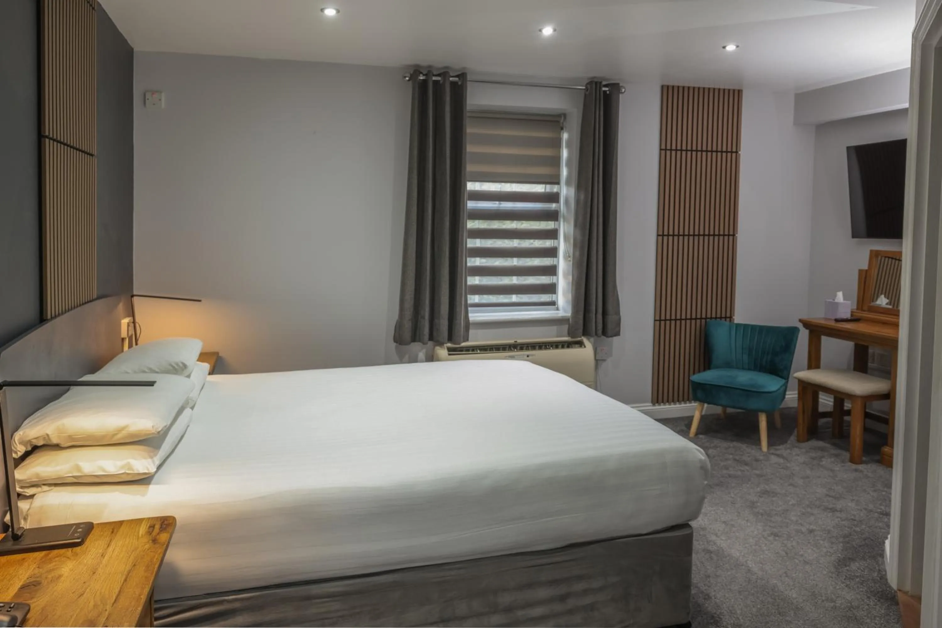 Bed in Best Western Claydon Hotel