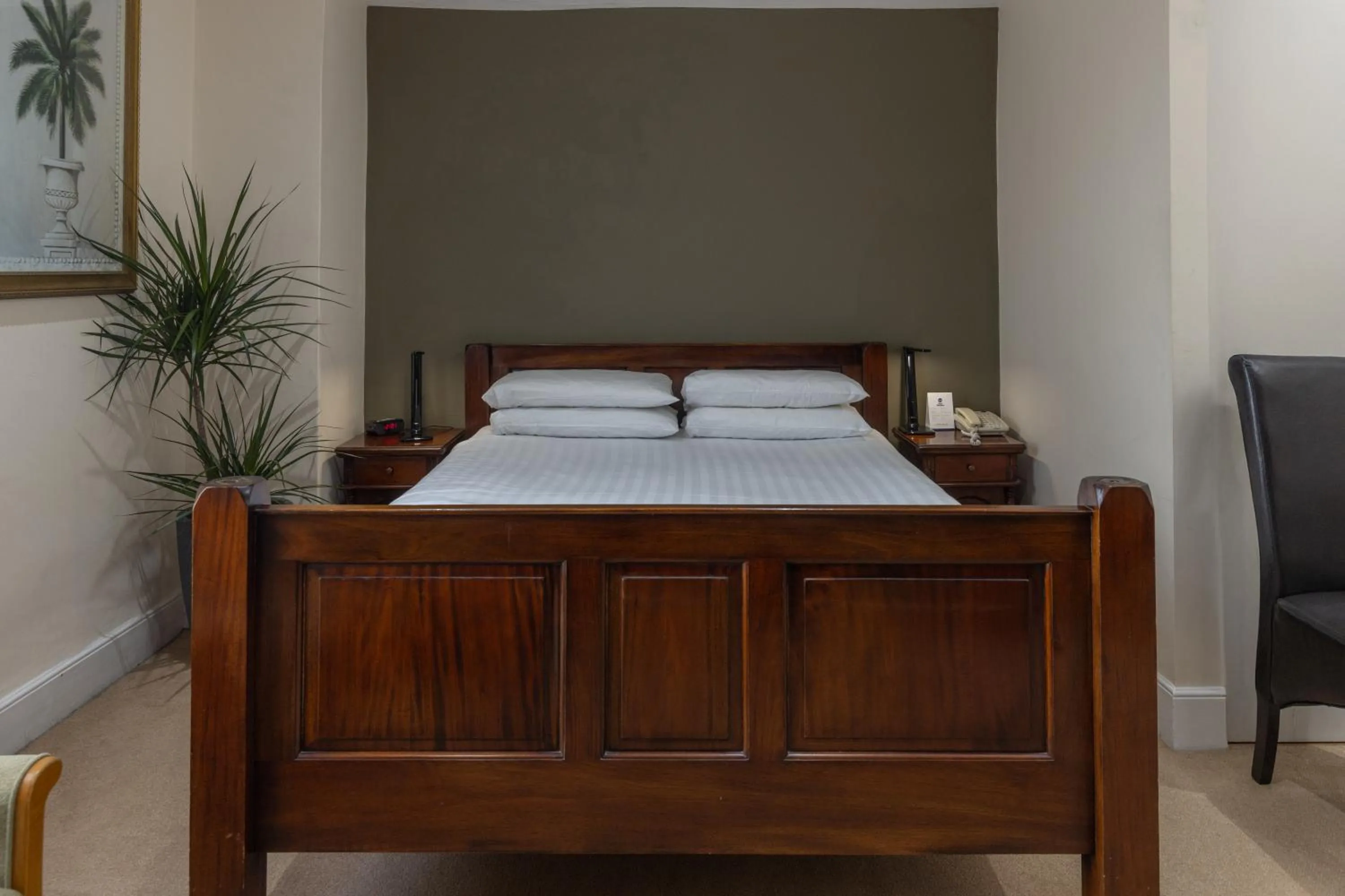 Bed in Best Western Claydon Hotel