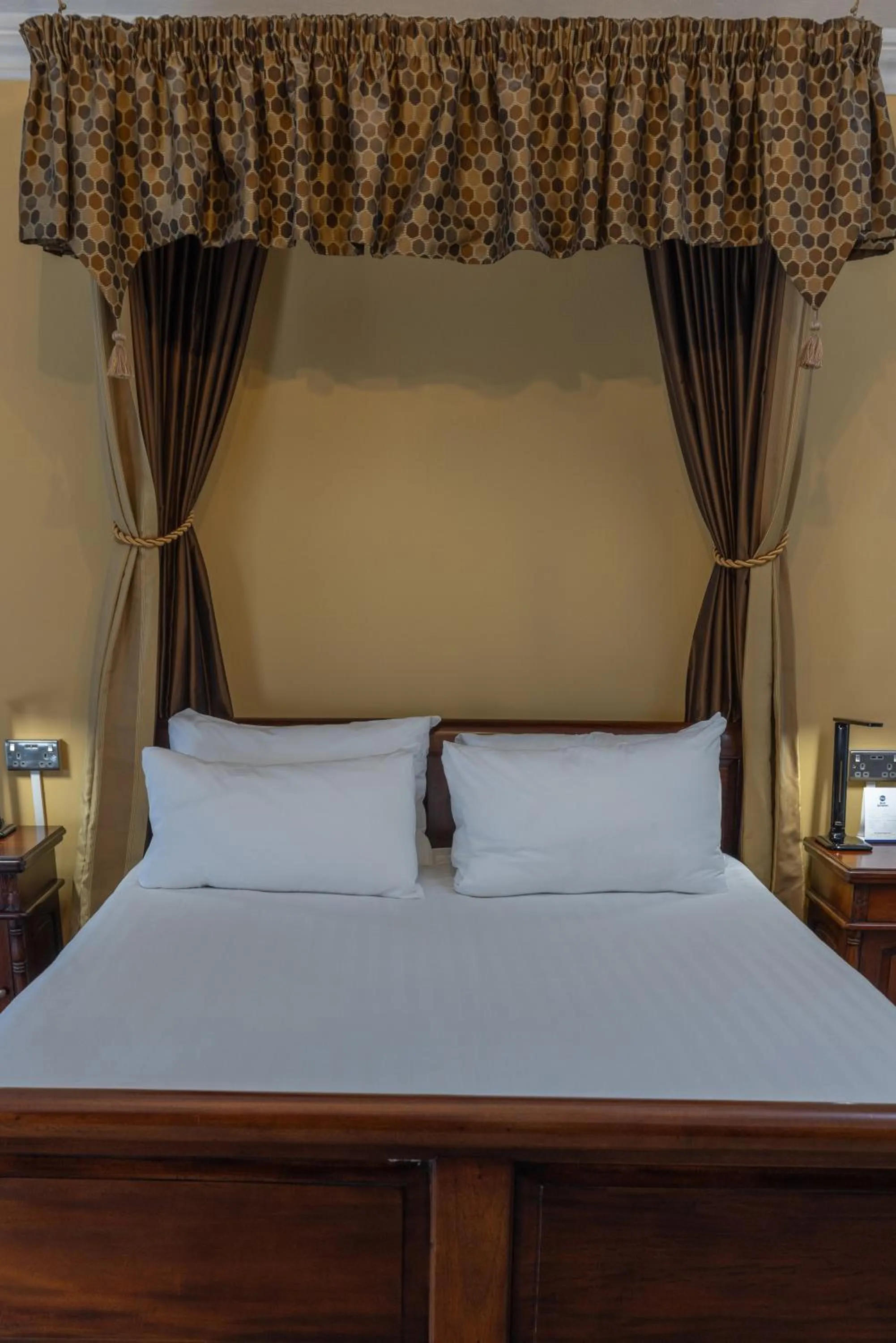 Bed in Best Western Claydon Hotel