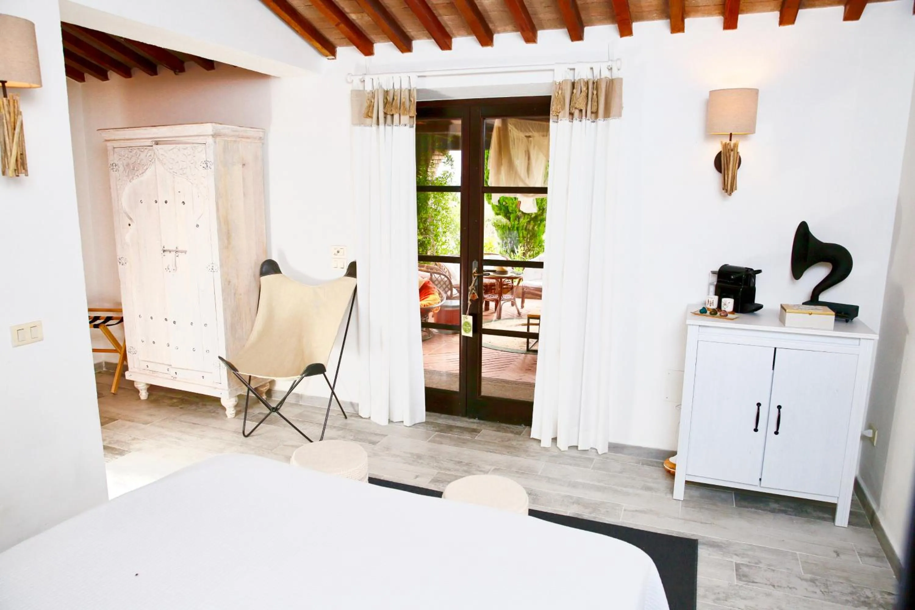 Garden view in Dojo Bianco