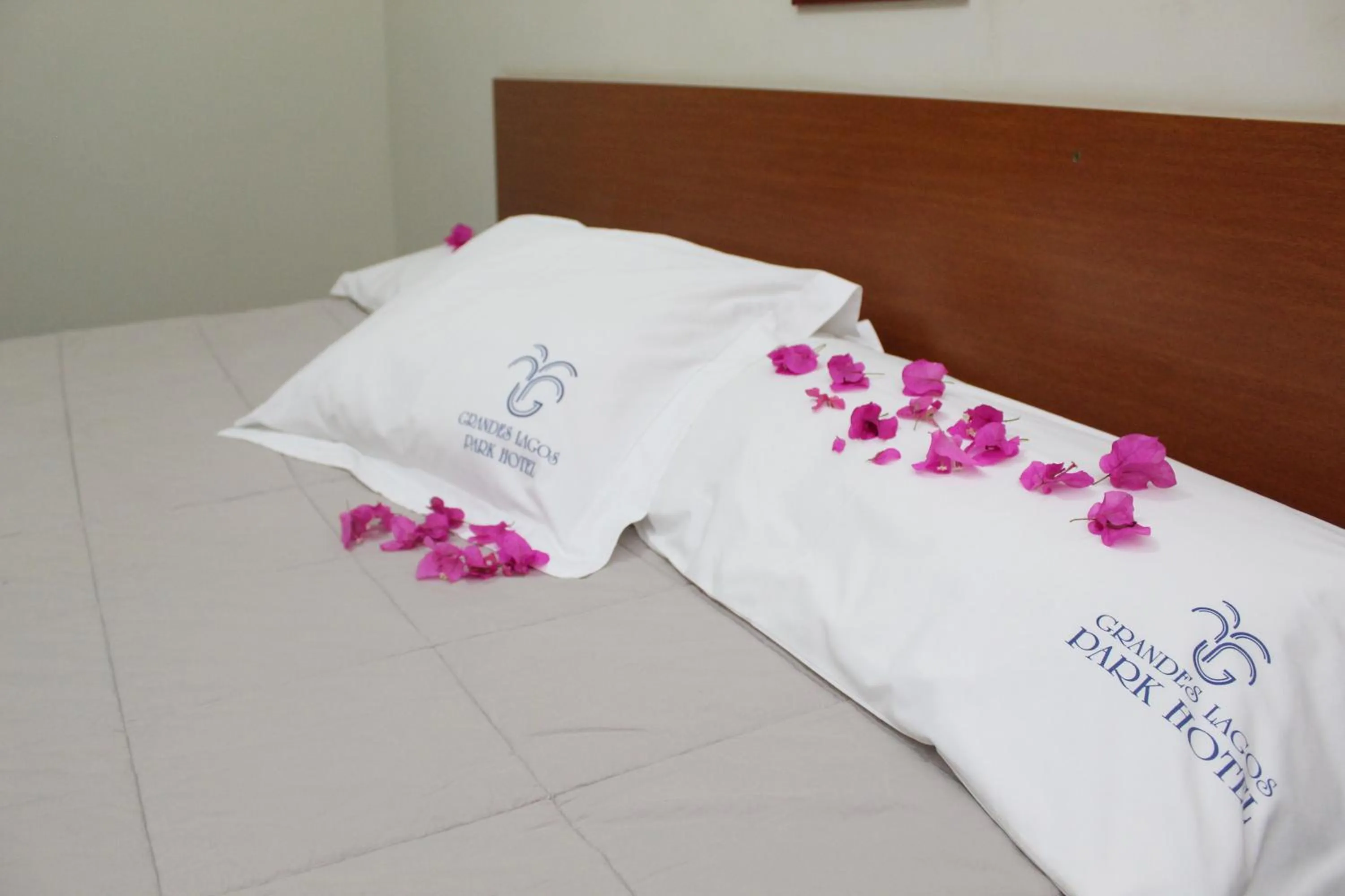 Bed in Grandes Lagos Park Hotel