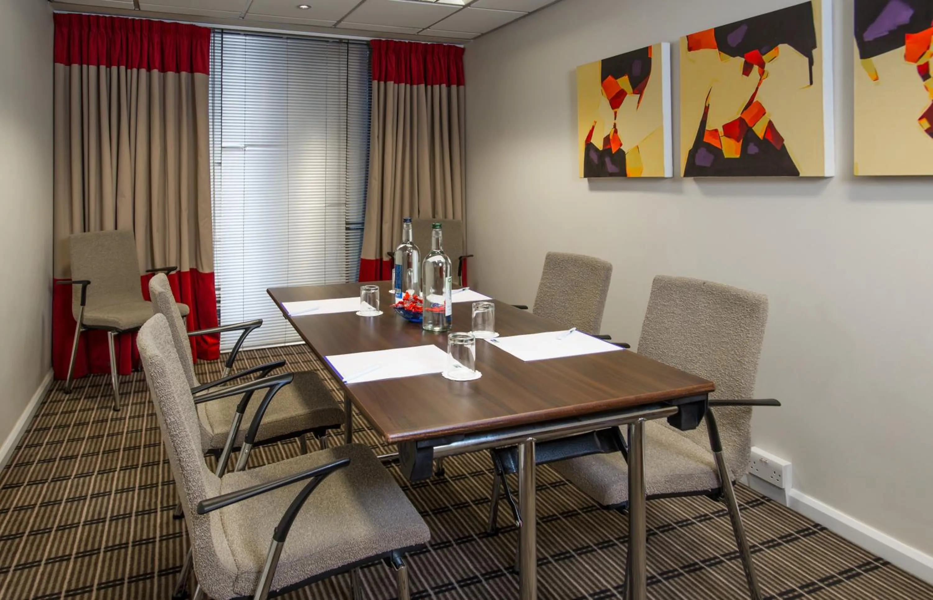 Meeting/conference room in Holiday Inn Express London Luton Airport by IHG