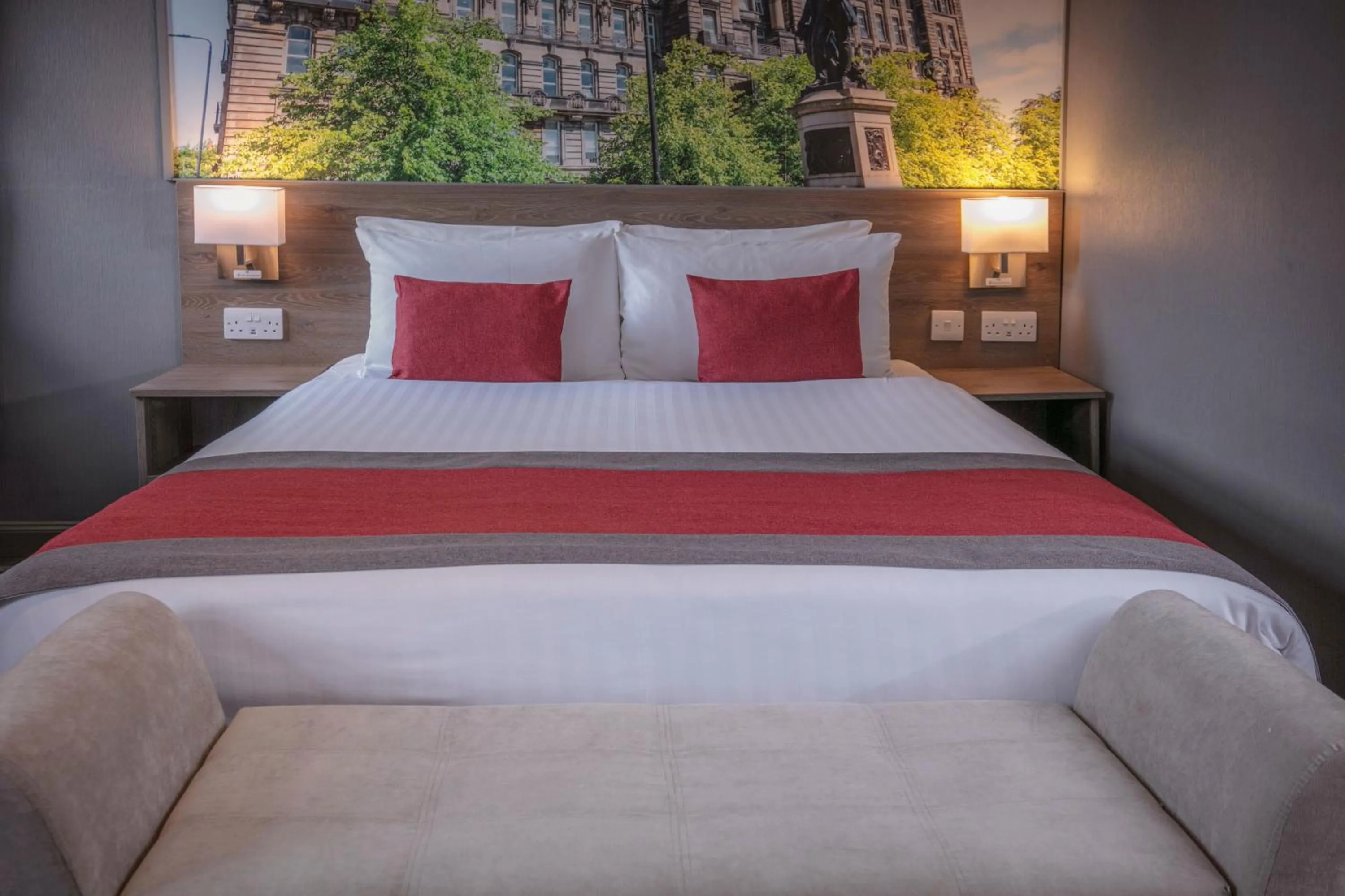 Bedroom, Bed in Best Western Glasgow Hotel