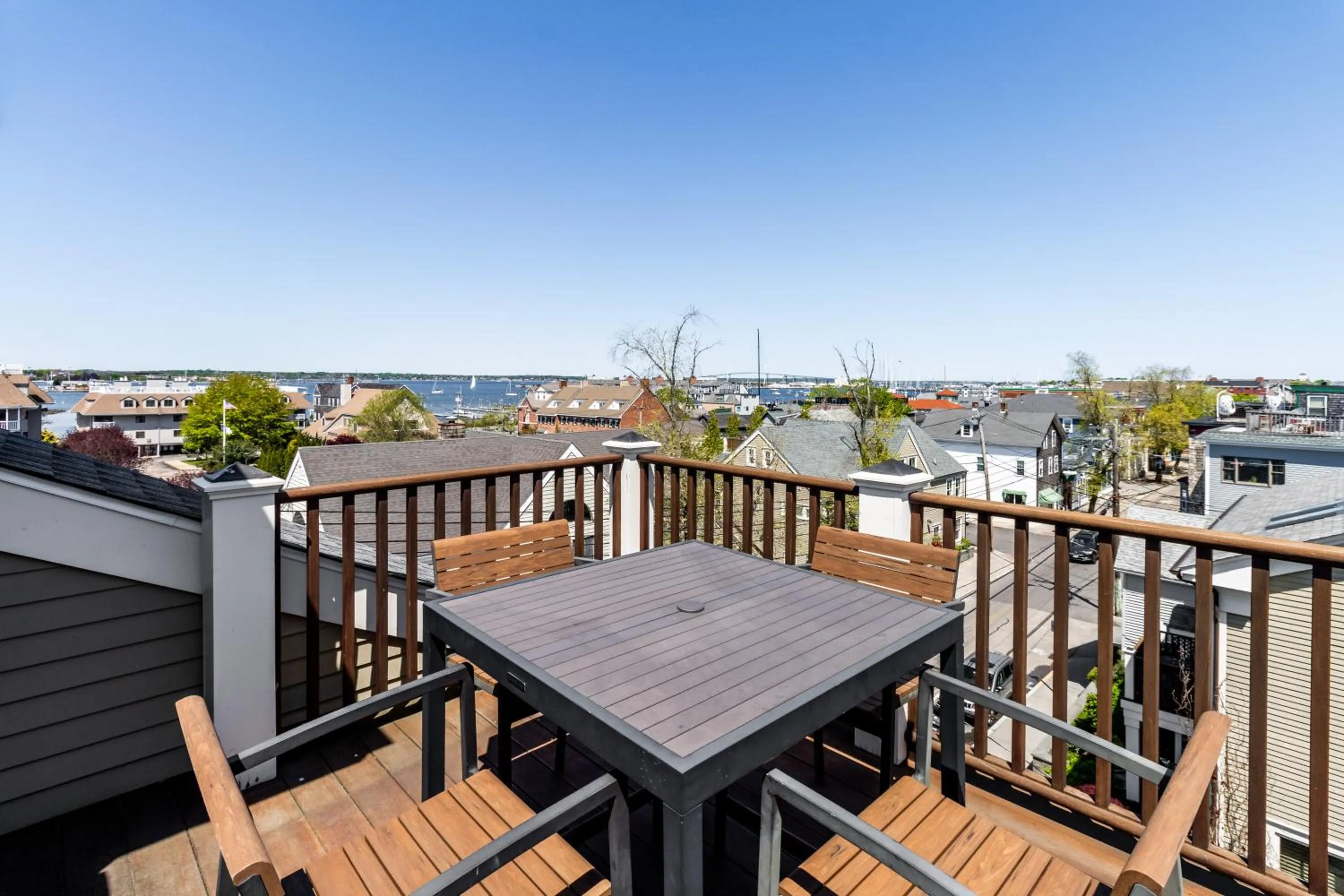 The Newport Lofts - 548 Thames Street