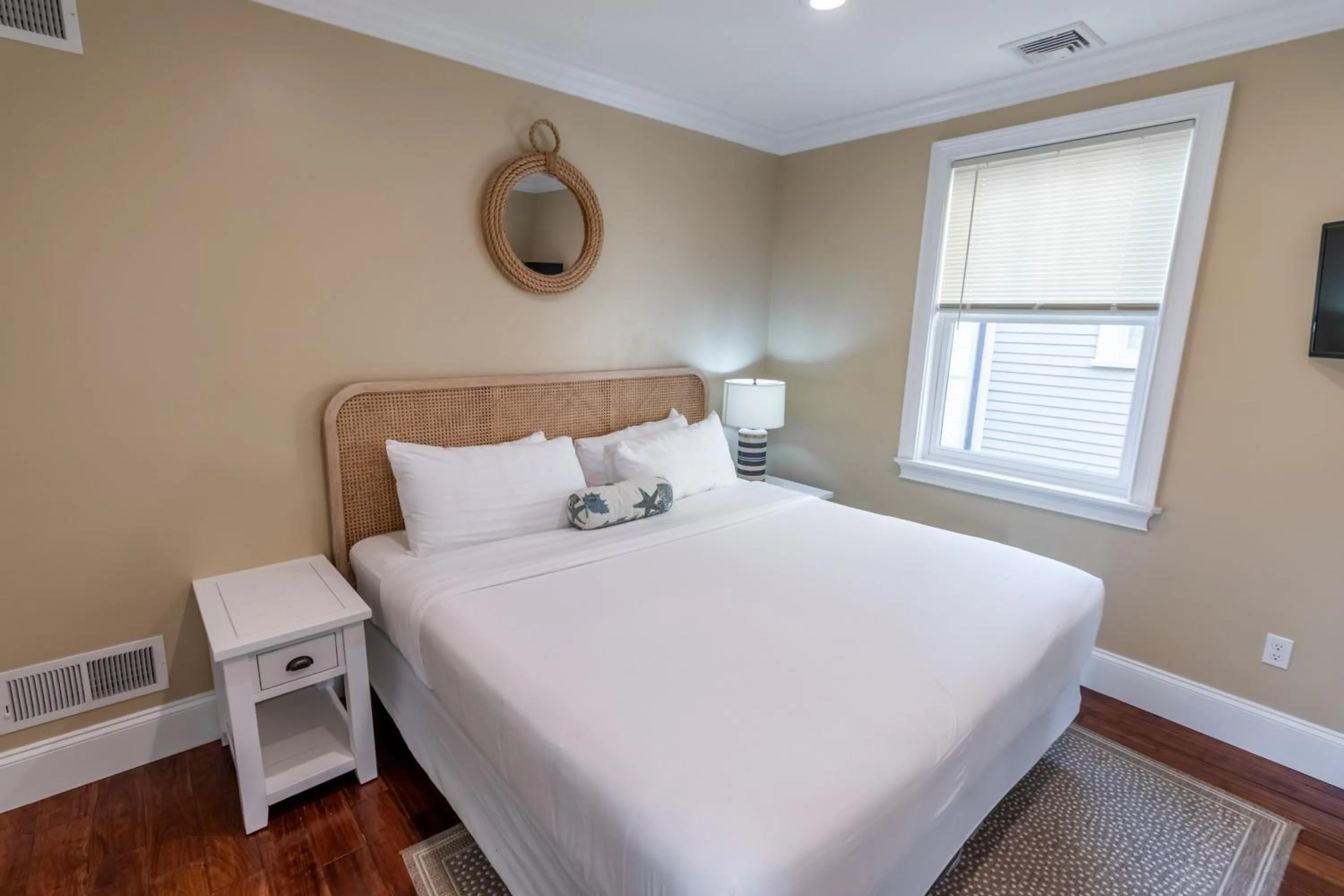 Bed in The Newport Lofts - 546 Thames Street