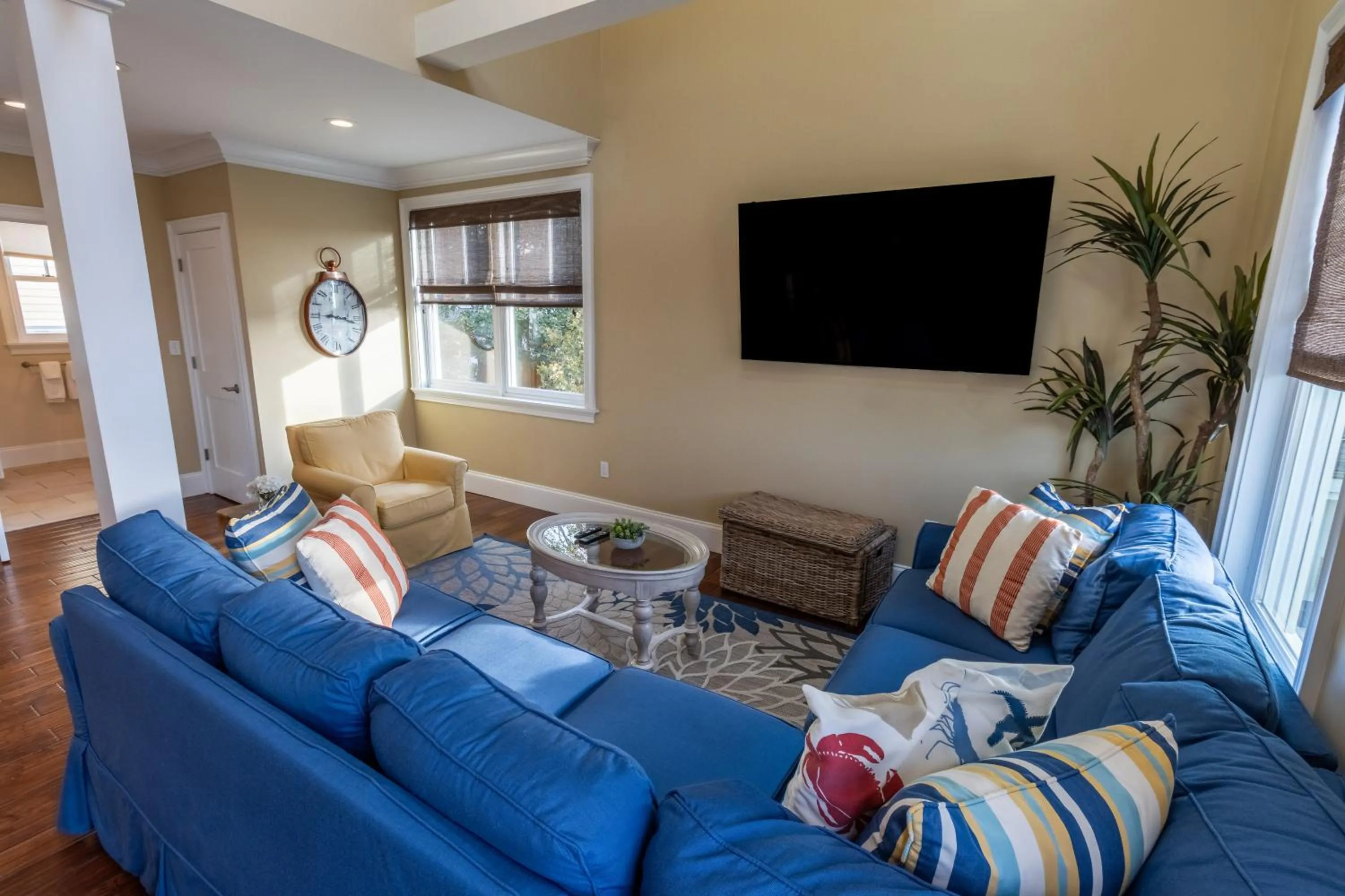 The Newport Lofts - 546 Thames Street