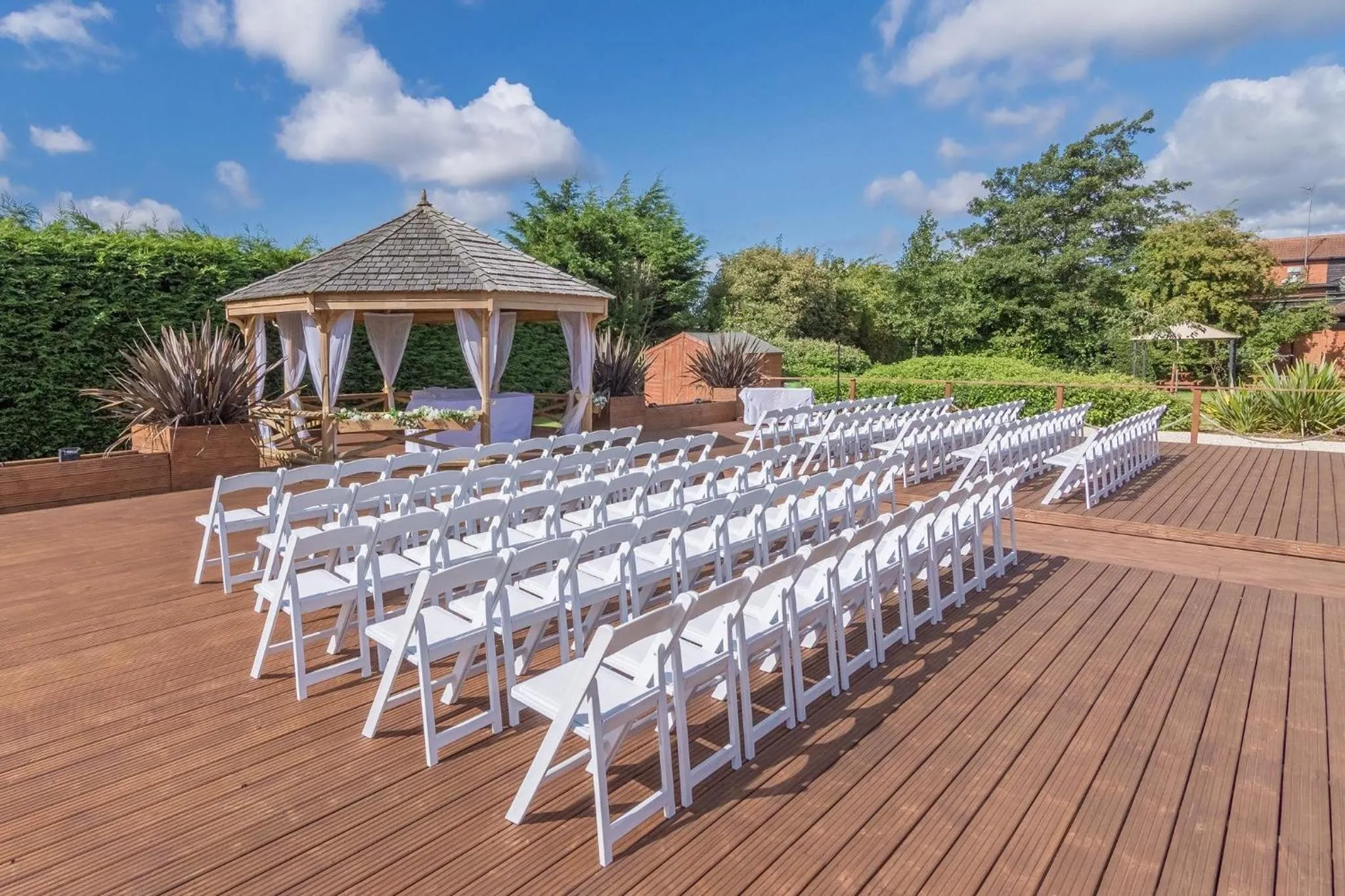 Lobby or reception in voco Rockingham Forest Corby by IHG