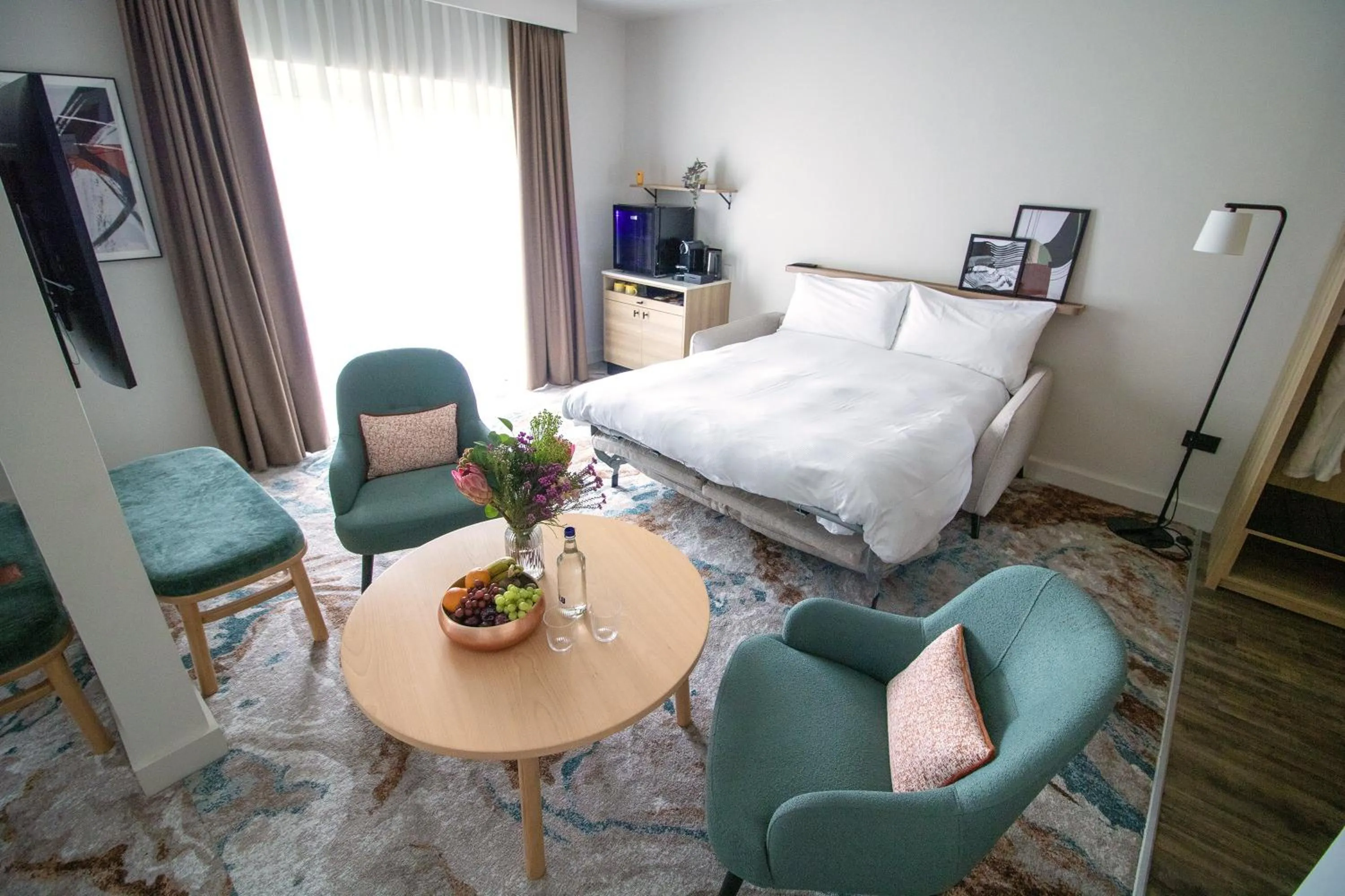 Photo of the whole room, Bed in voco Rockingham Forest Corby by IHG