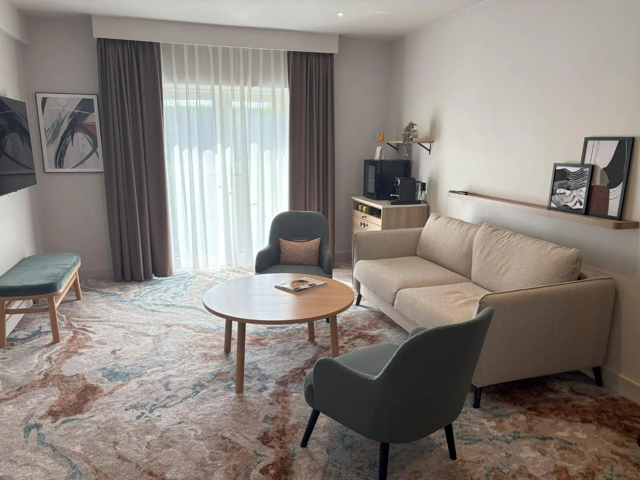 Photo of the whole room in voco Rockingham Forest Corby by IHG