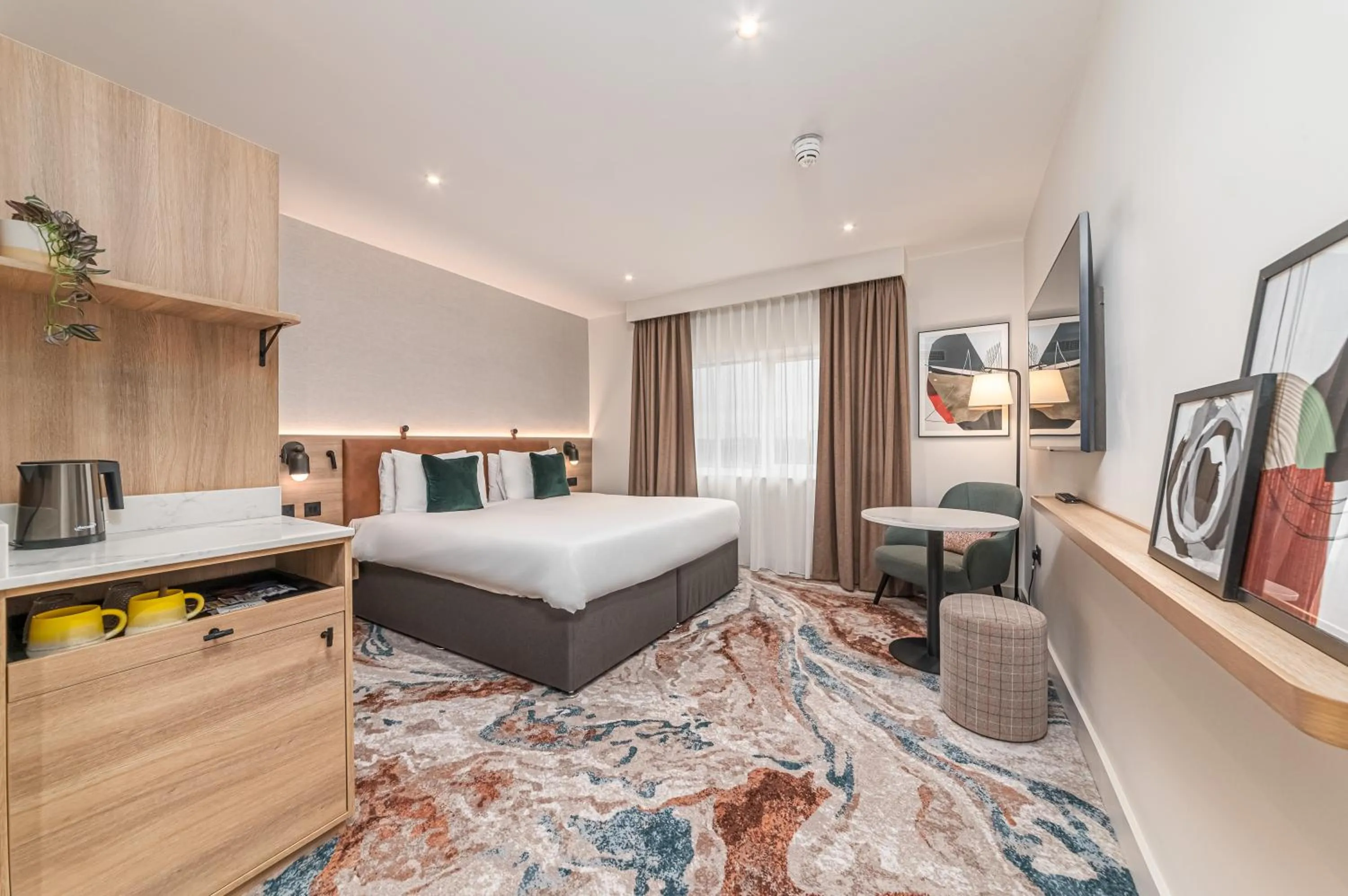 Bed in Best Western Rockingham Forest Hotel