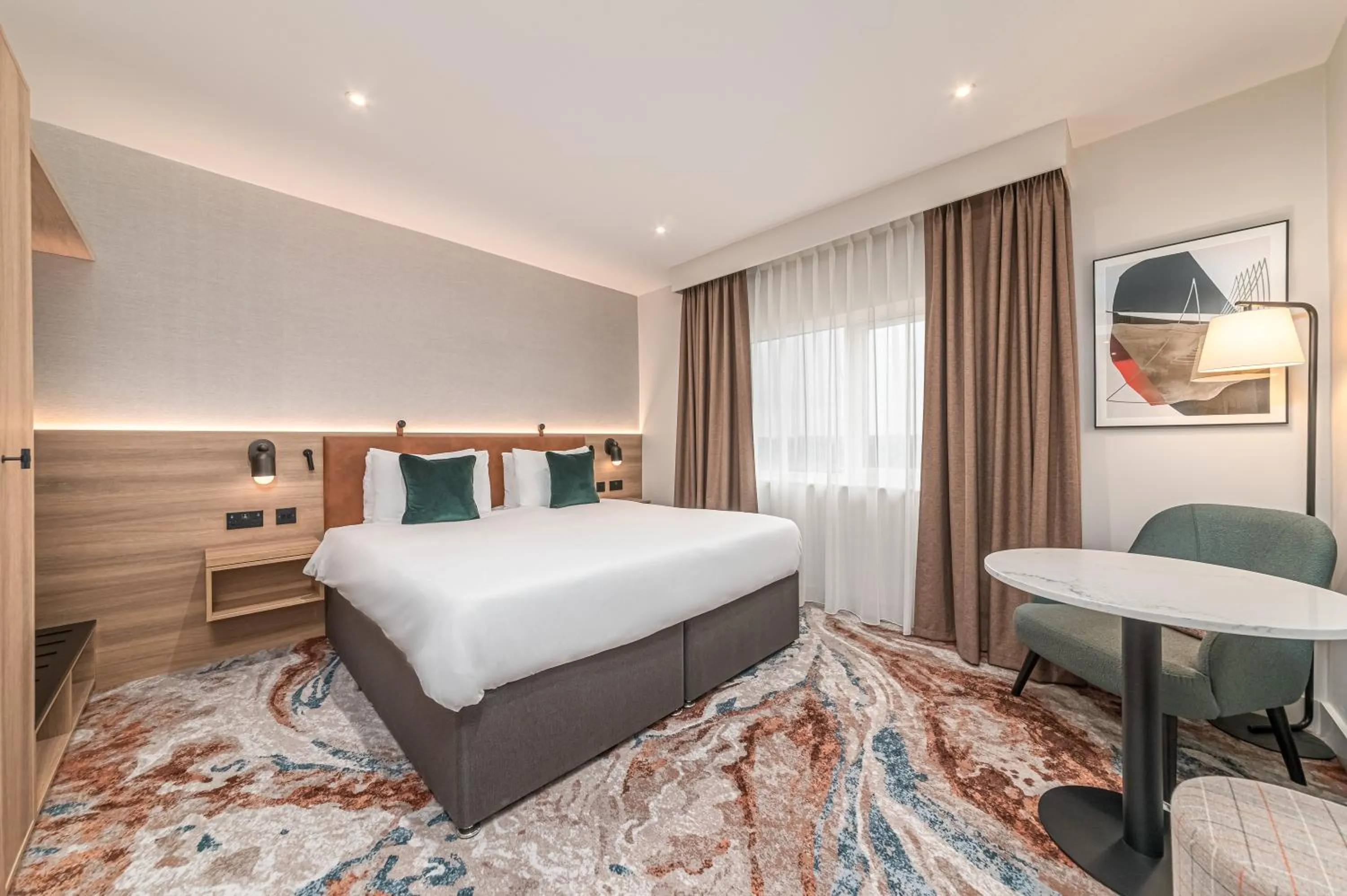 Bed in Best Western Rockingham Forest Hotel