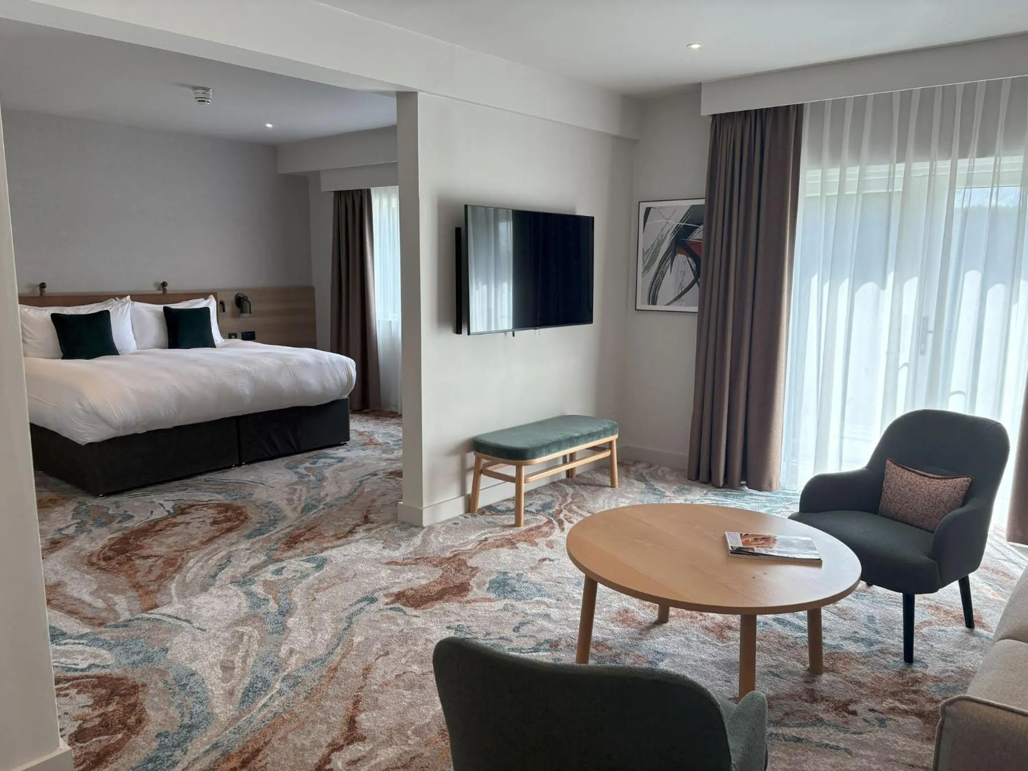 Photo of the whole room, Bed in voco Rockingham Forest Corby by IHG