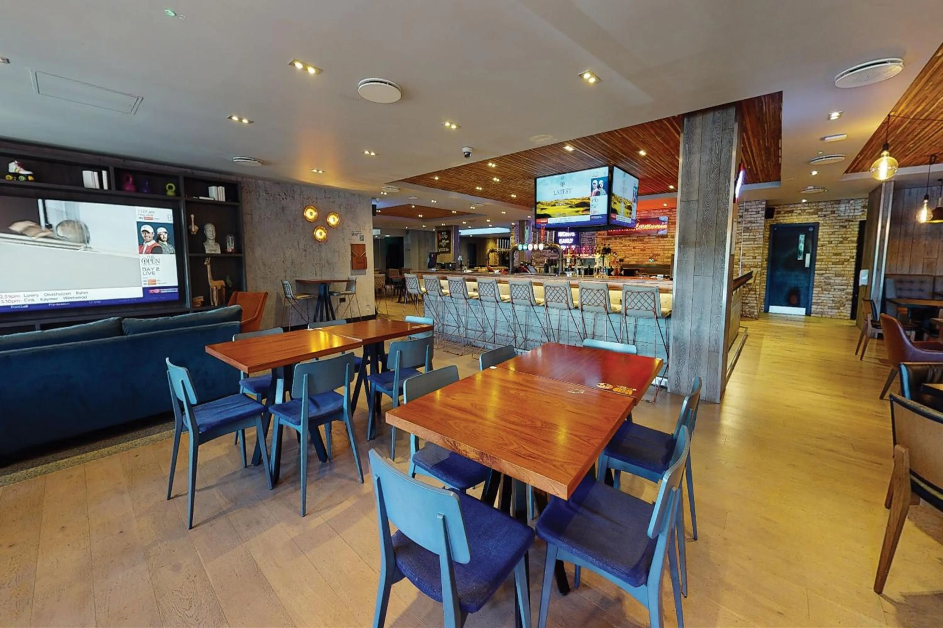 Restaurant/places to eat in Village Hotel Manchester Bury