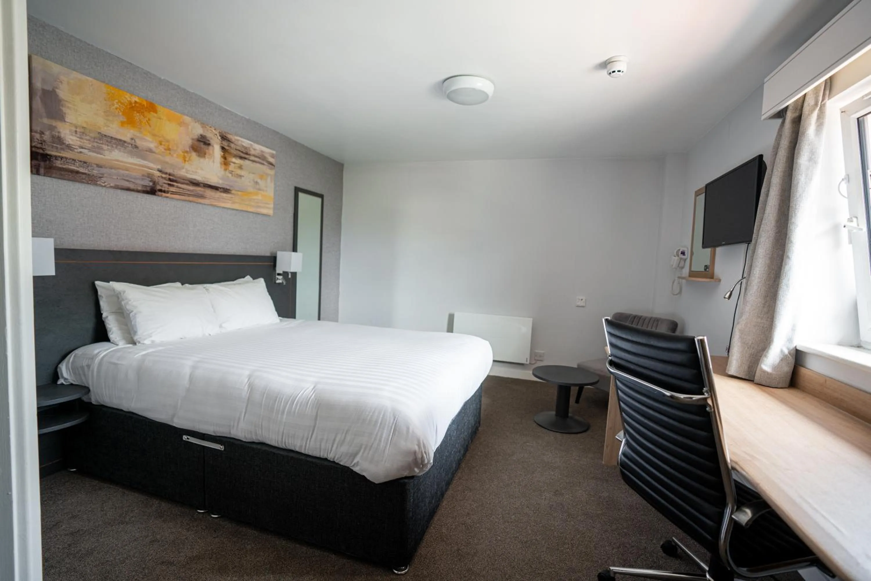 Bedroom, Bed in Pendulum Hotel