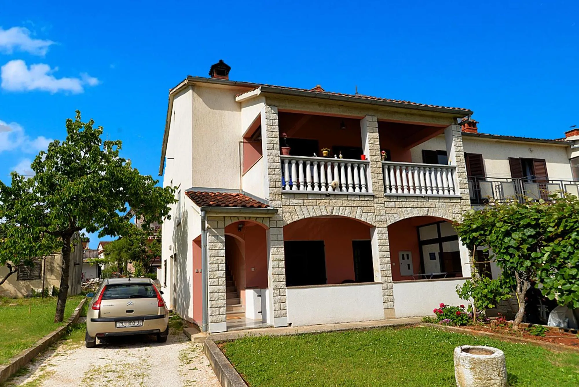 Property building in Apartments Zorzetti 625