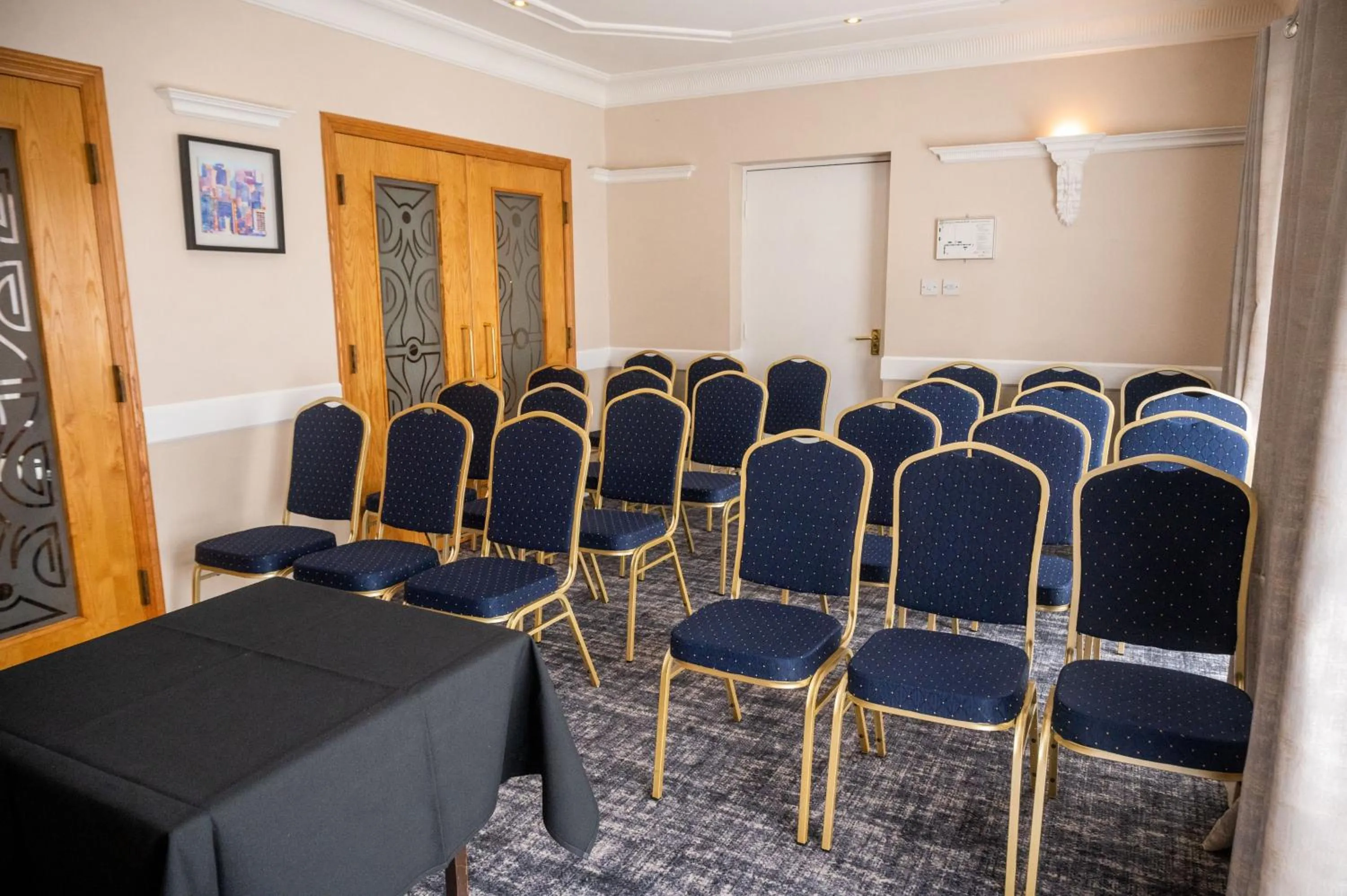 Meeting/conference room in Holiday Inn A55 Chester West by IHG