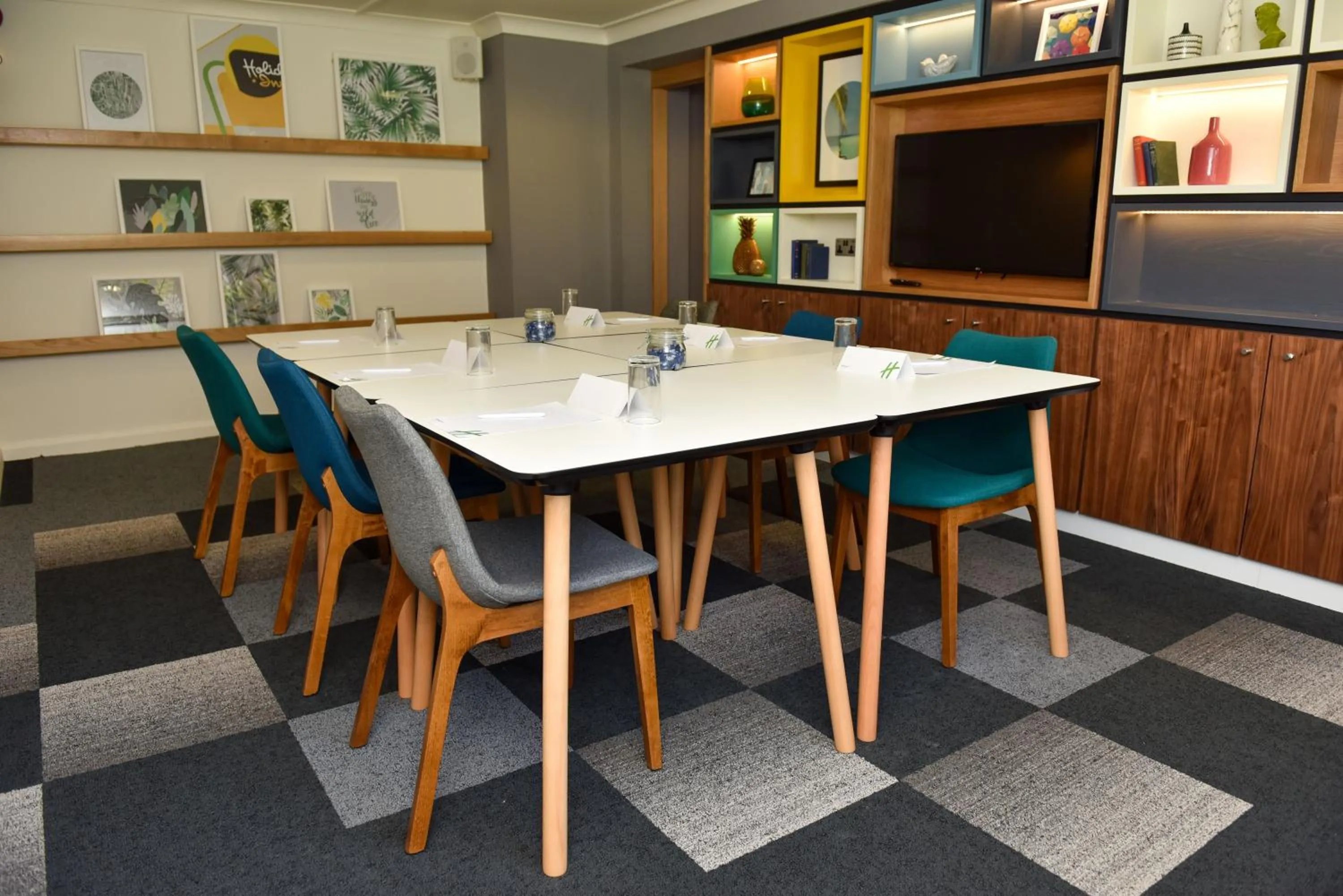 Meeting/conference room in Holiday Inn A55 Chester West by IHG