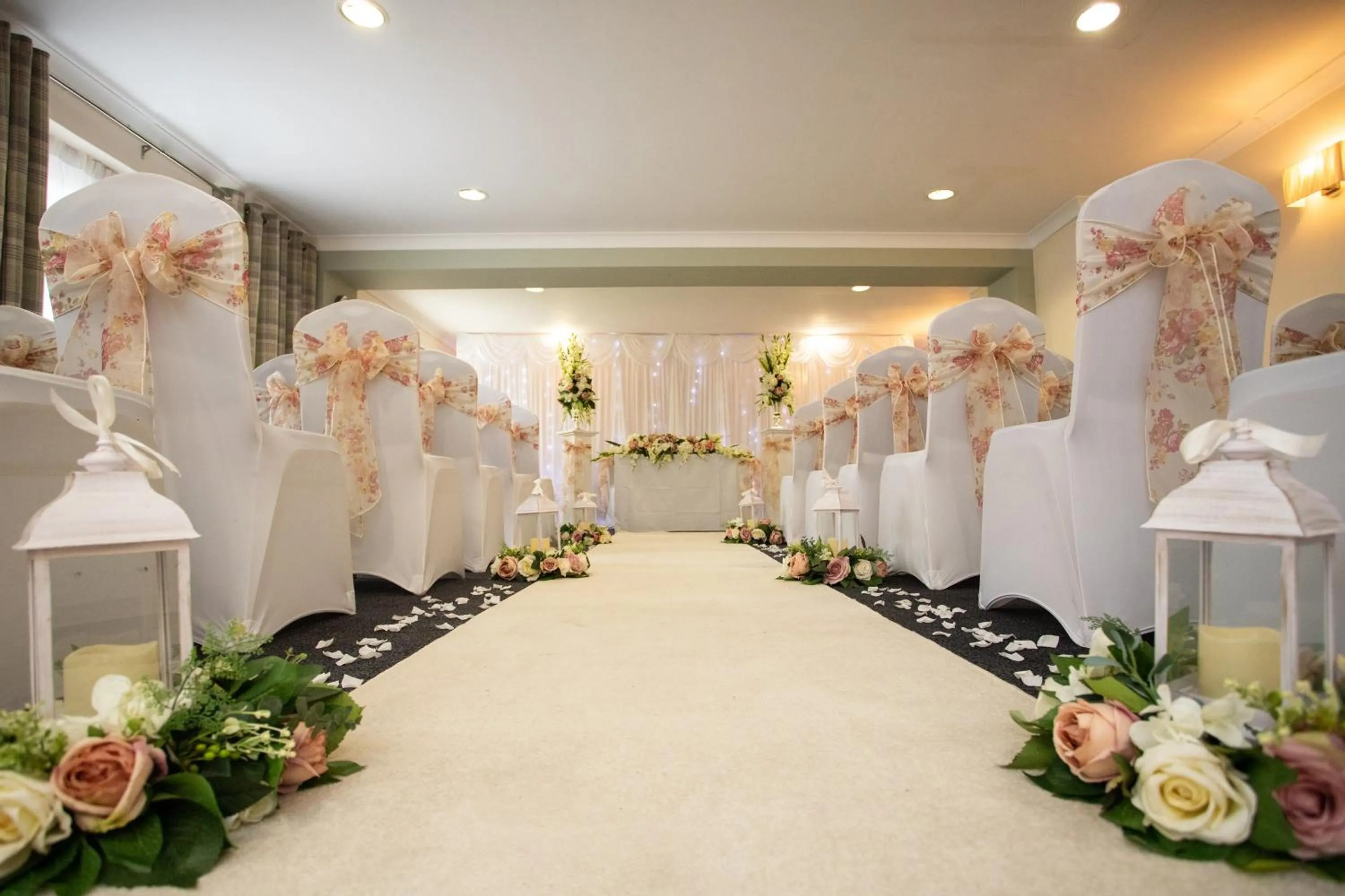 Meeting/conference room in Holiday Inn A55 Chester West by IHG