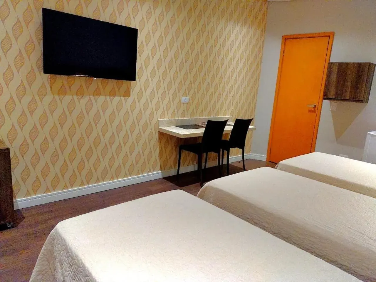 Triple Room in Guess Hotel & Motel Triple Room in Guess Hotel & Motel