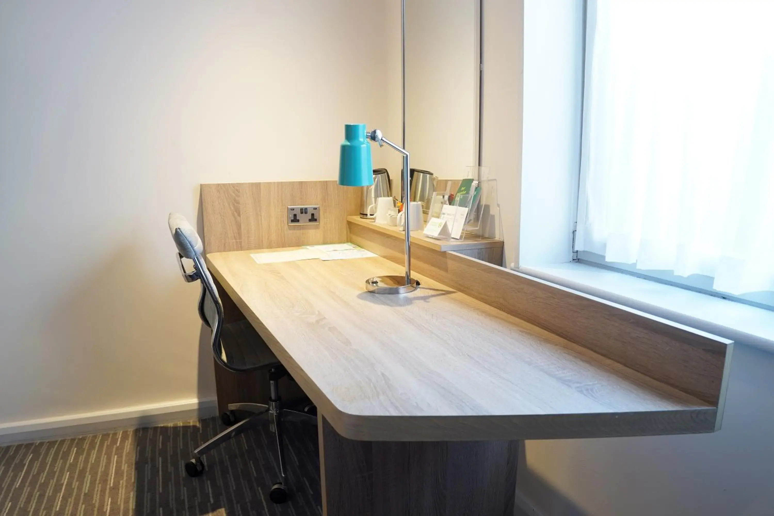 Standard Double Room with Sofa Bed in Holiday Inn London-Shepperton by IHG Standard Double Room with Sofa Bed in Holiday Inn London-Shepperton by IHG