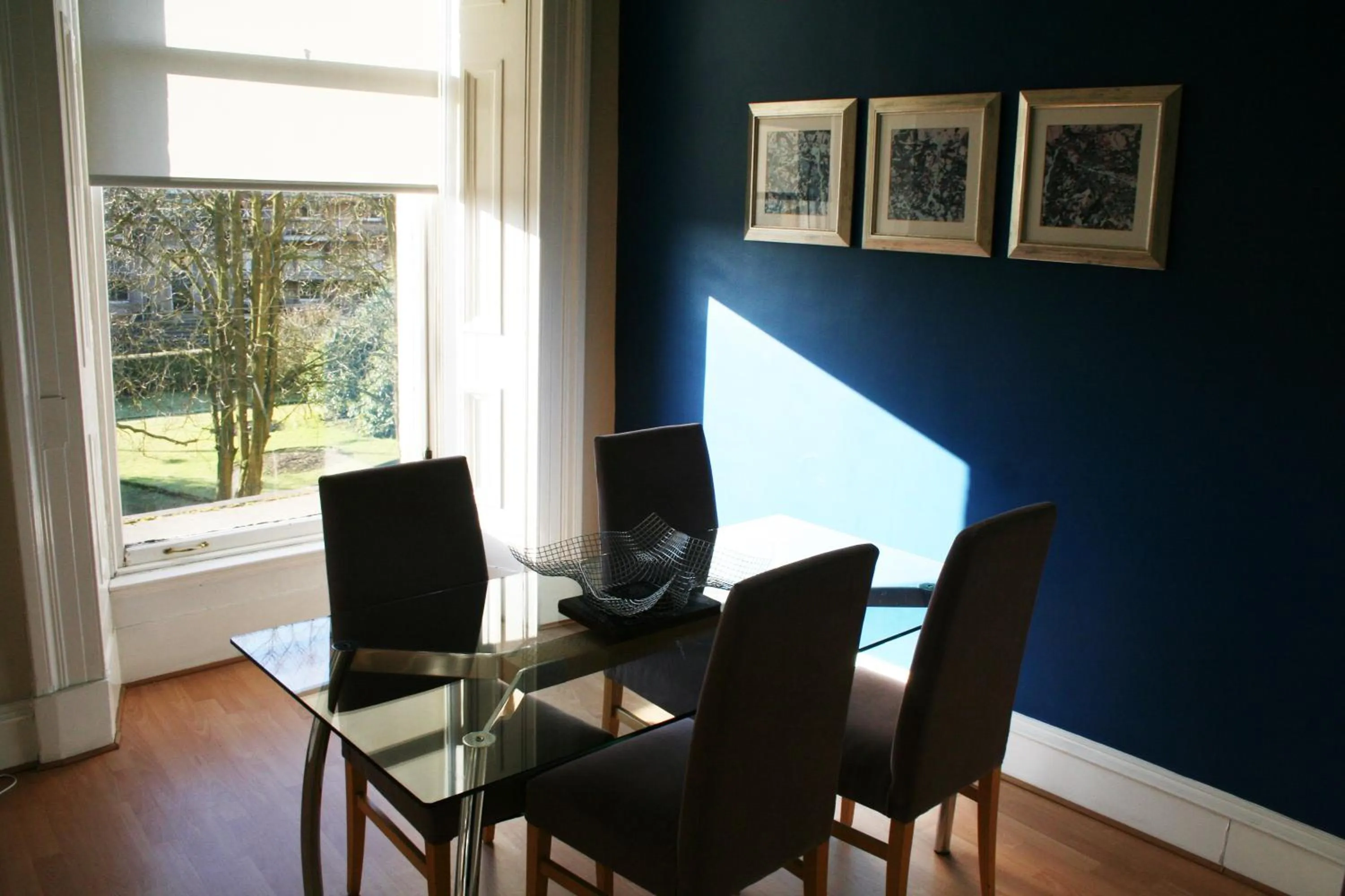 Dining area in Dreamhouse Apartments Glasgow West End