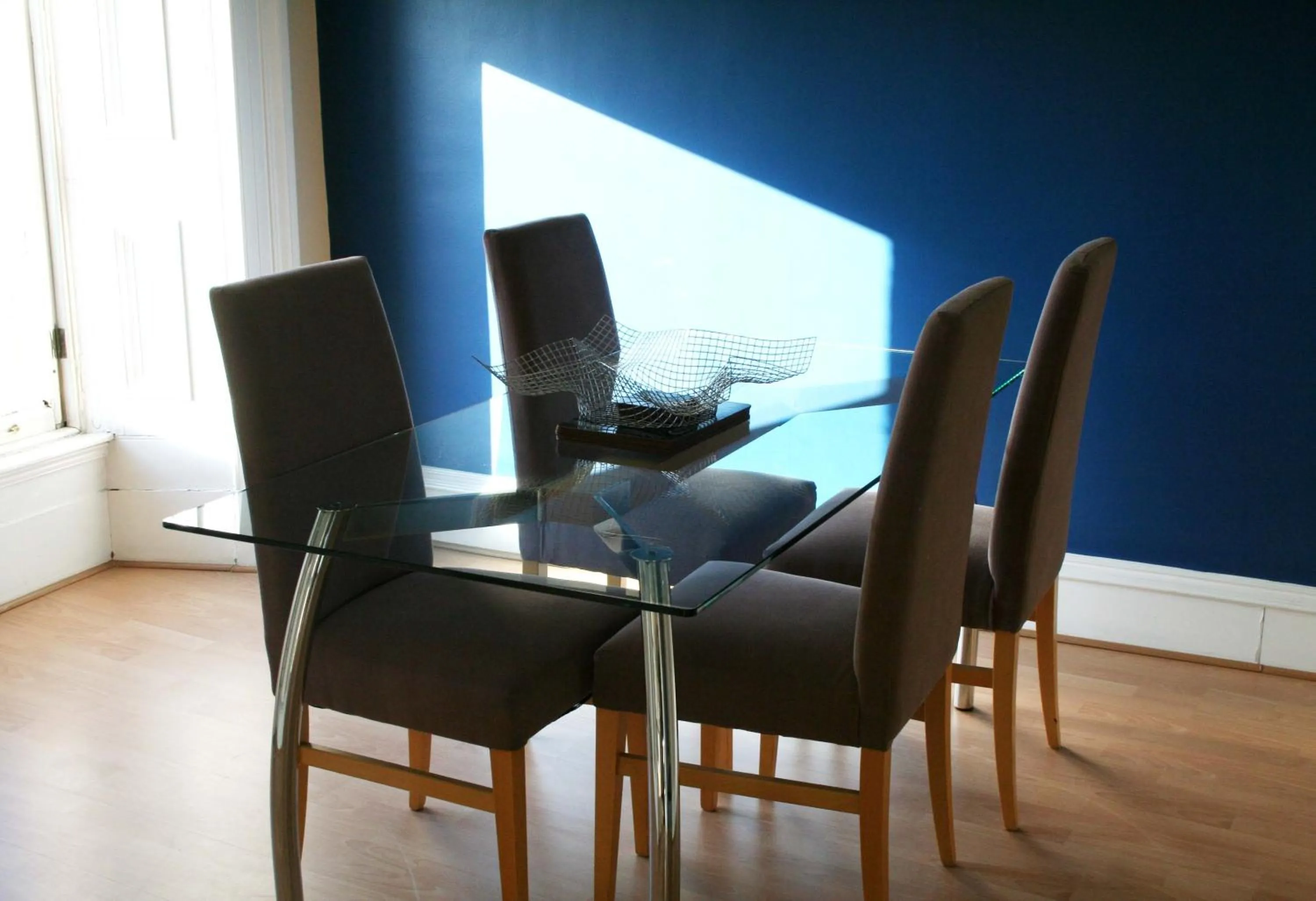 Dining area in Dreamhouse Apartments Glasgow West End