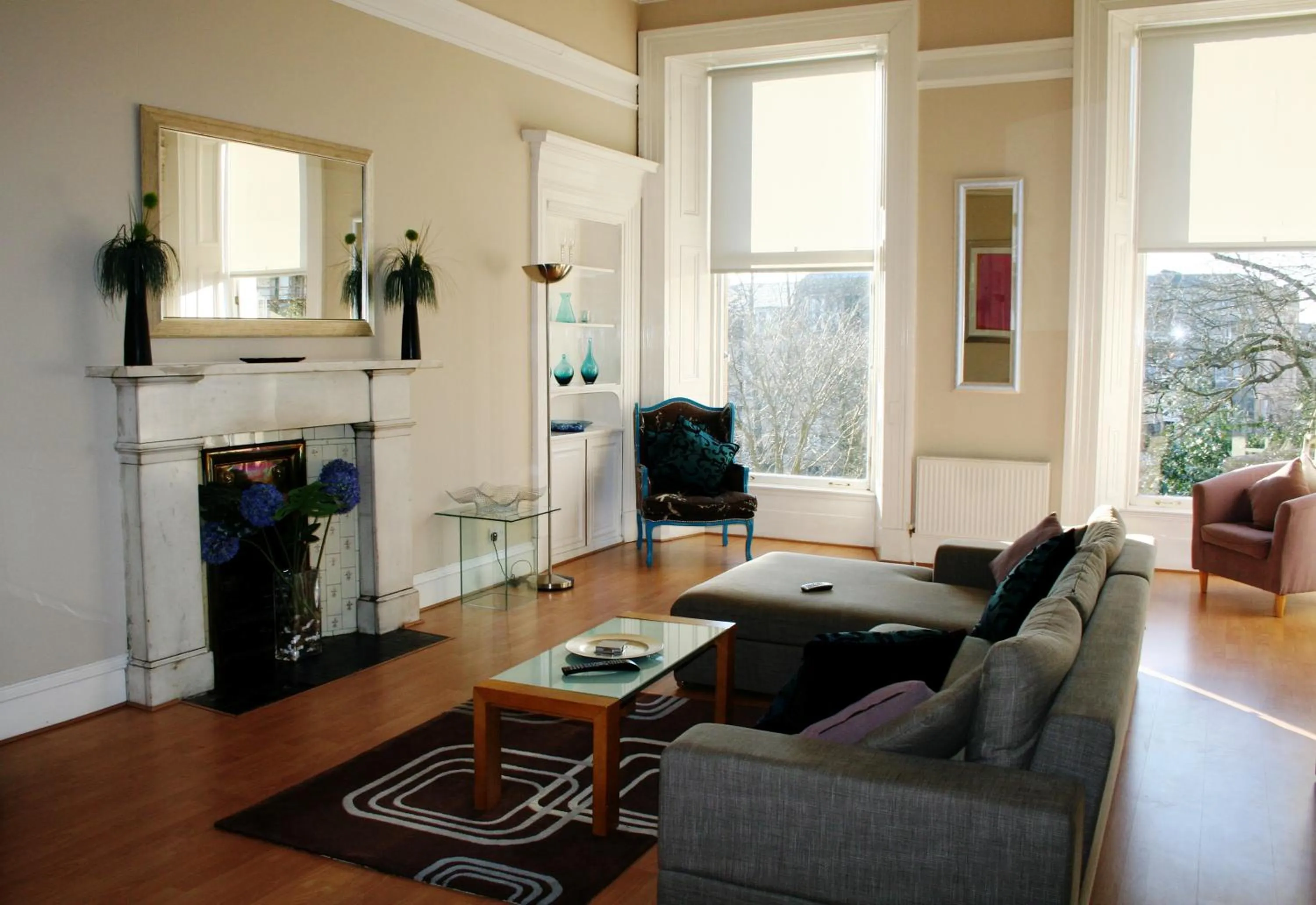 Living room in Dreamhouse Apartments Glasgow West End
