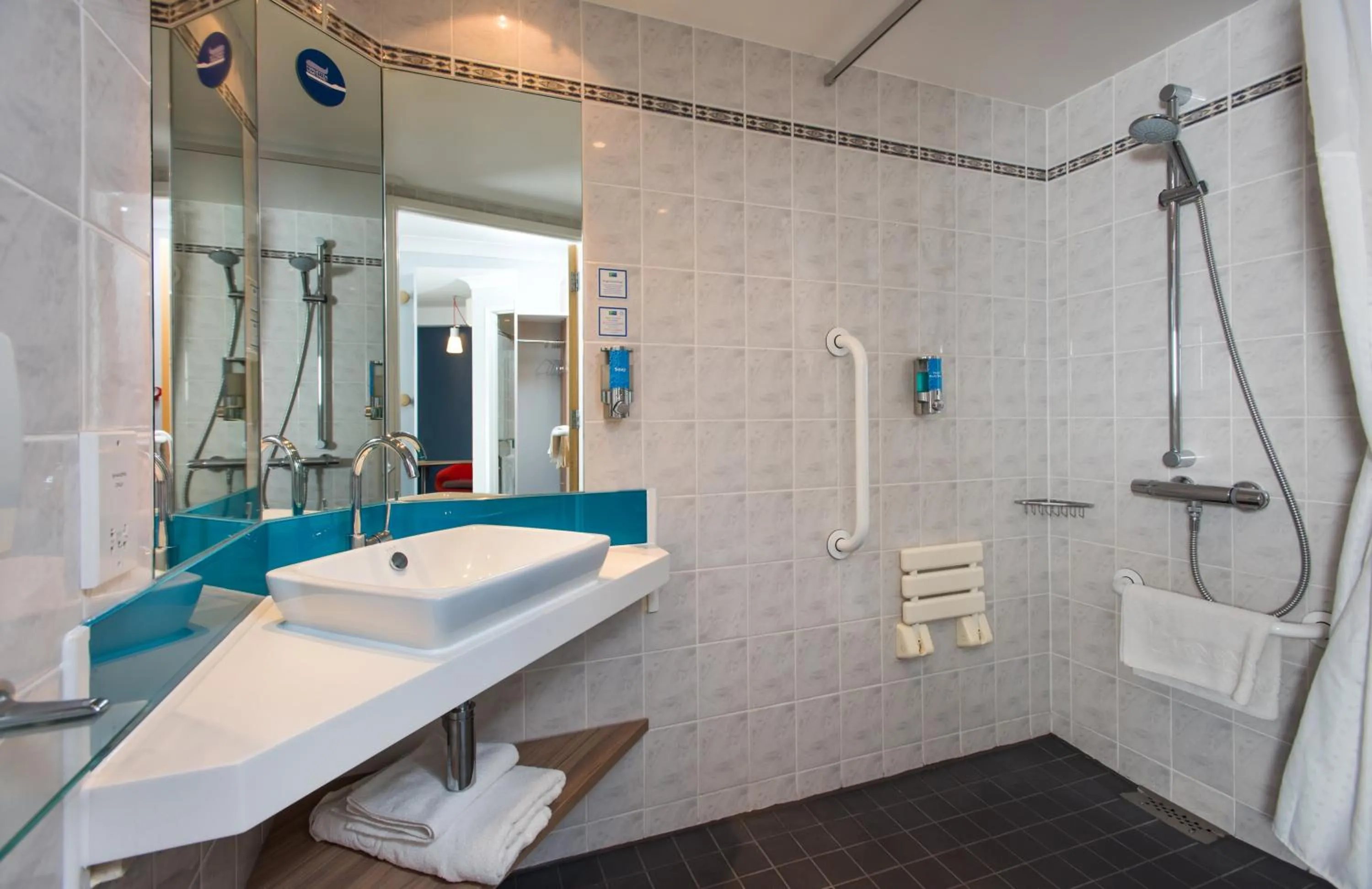 Bathroom in Holiday Inn Express Edinburgh - Leith Waterfront by IHG