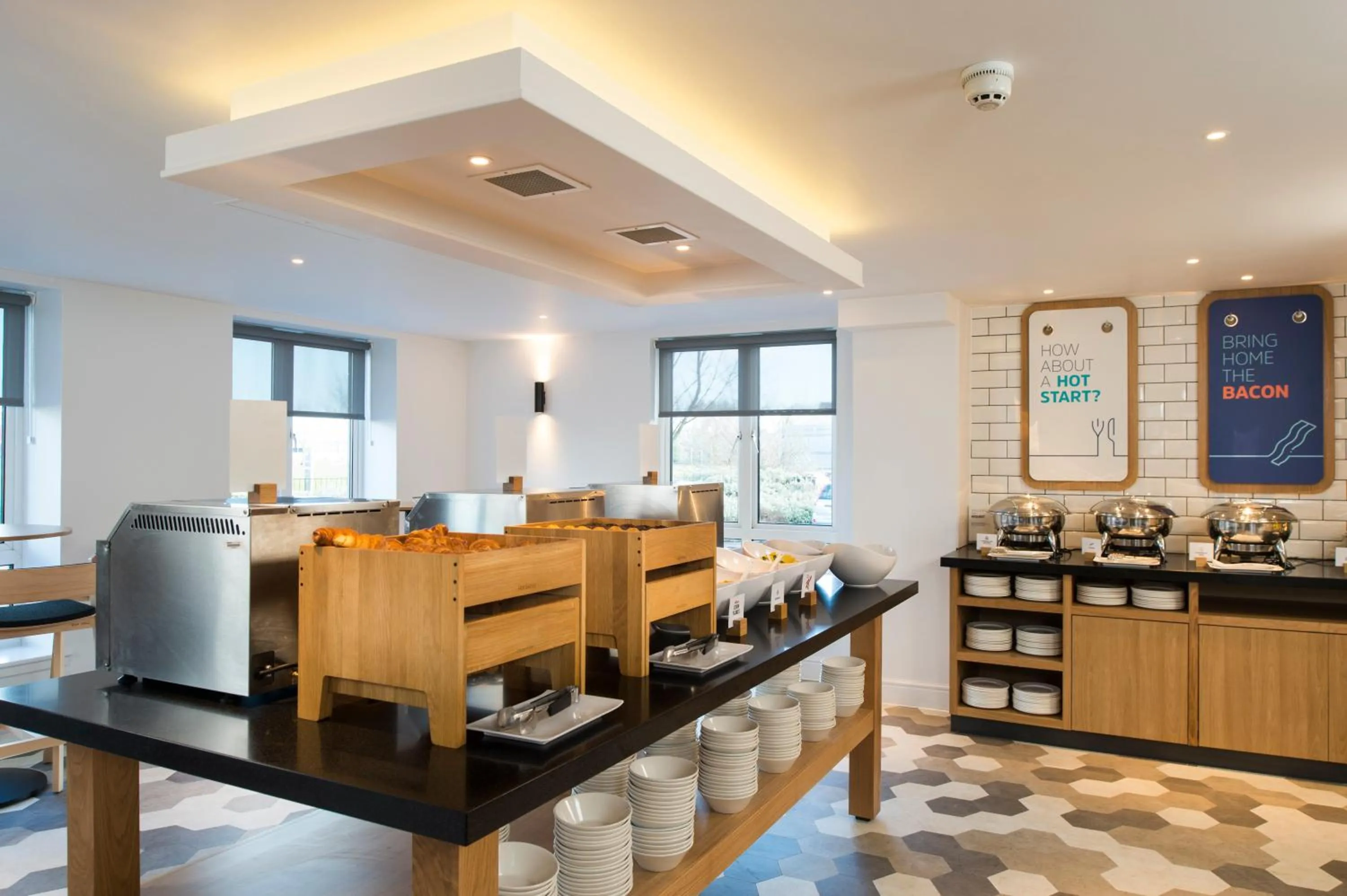 Restaurant/places to eat in Holiday Inn Express Edinburgh - Leith Waterfront by IHG